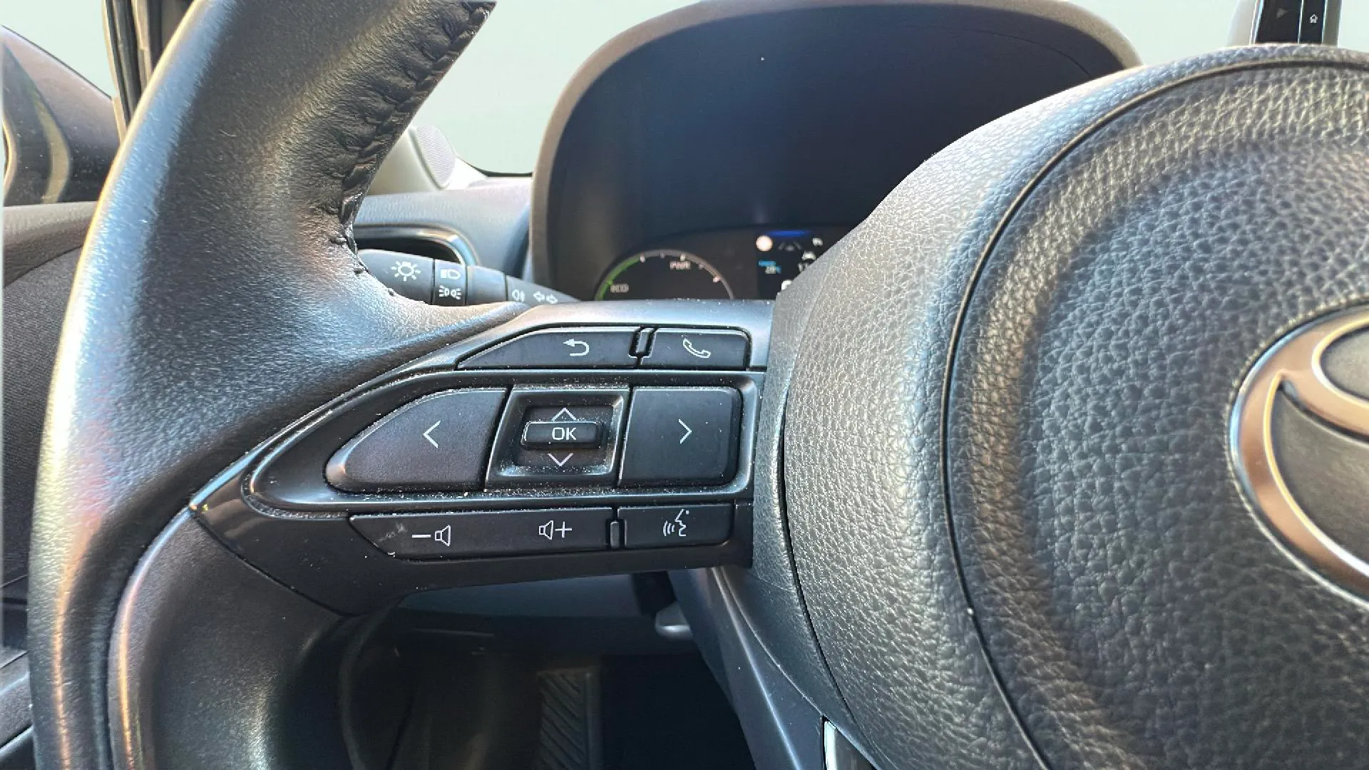 Toyota Yaris 1.5 120H Active Plus - foto 22