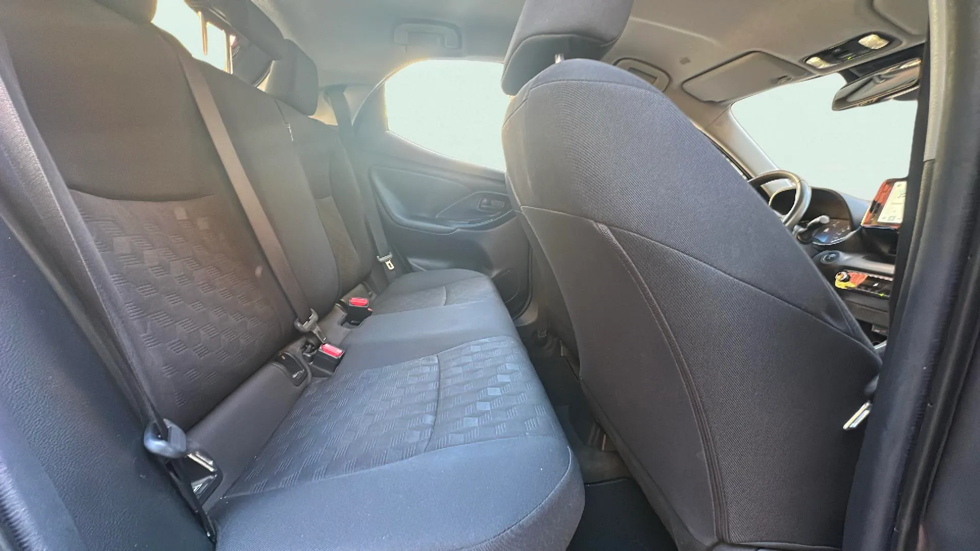 Toyota Yaris 1.5 120H Active Plus - foto 17