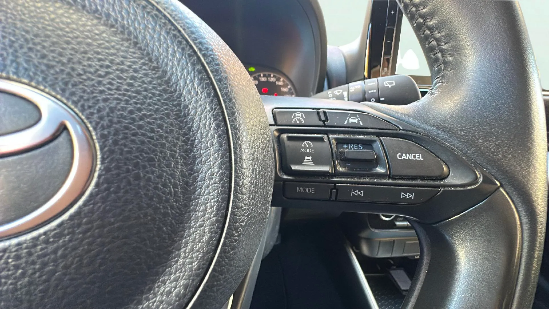 Toyota Yaris 1.5 120H Active Plus - foto 23