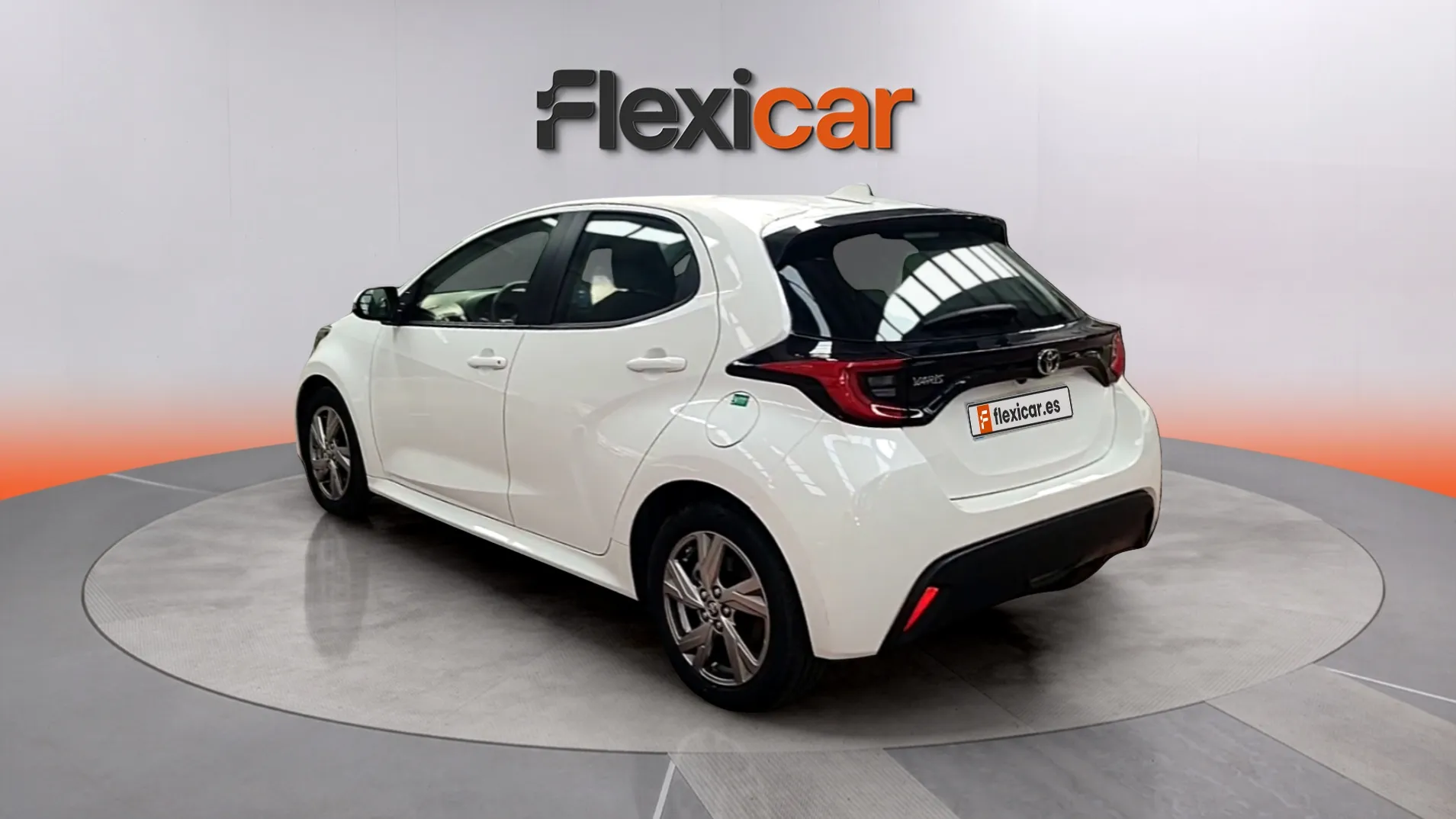 Toyota Yaris 1.5 120H Active Plus - foto 6