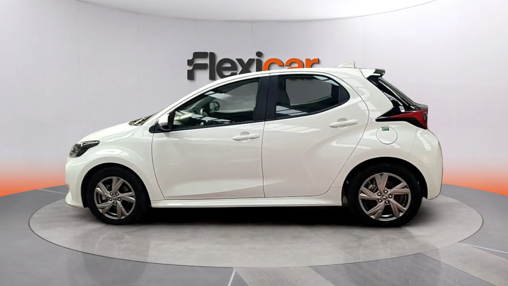 Toyota Yaris 1.5 120H Active Plus - foto 4