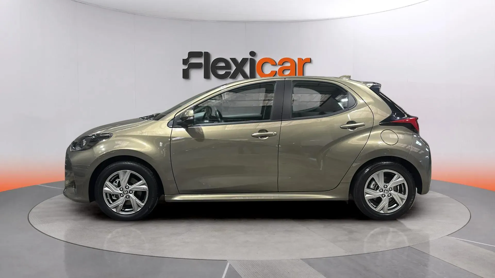 Toyota Yaris 1.5 120H Active Plus - foto 4