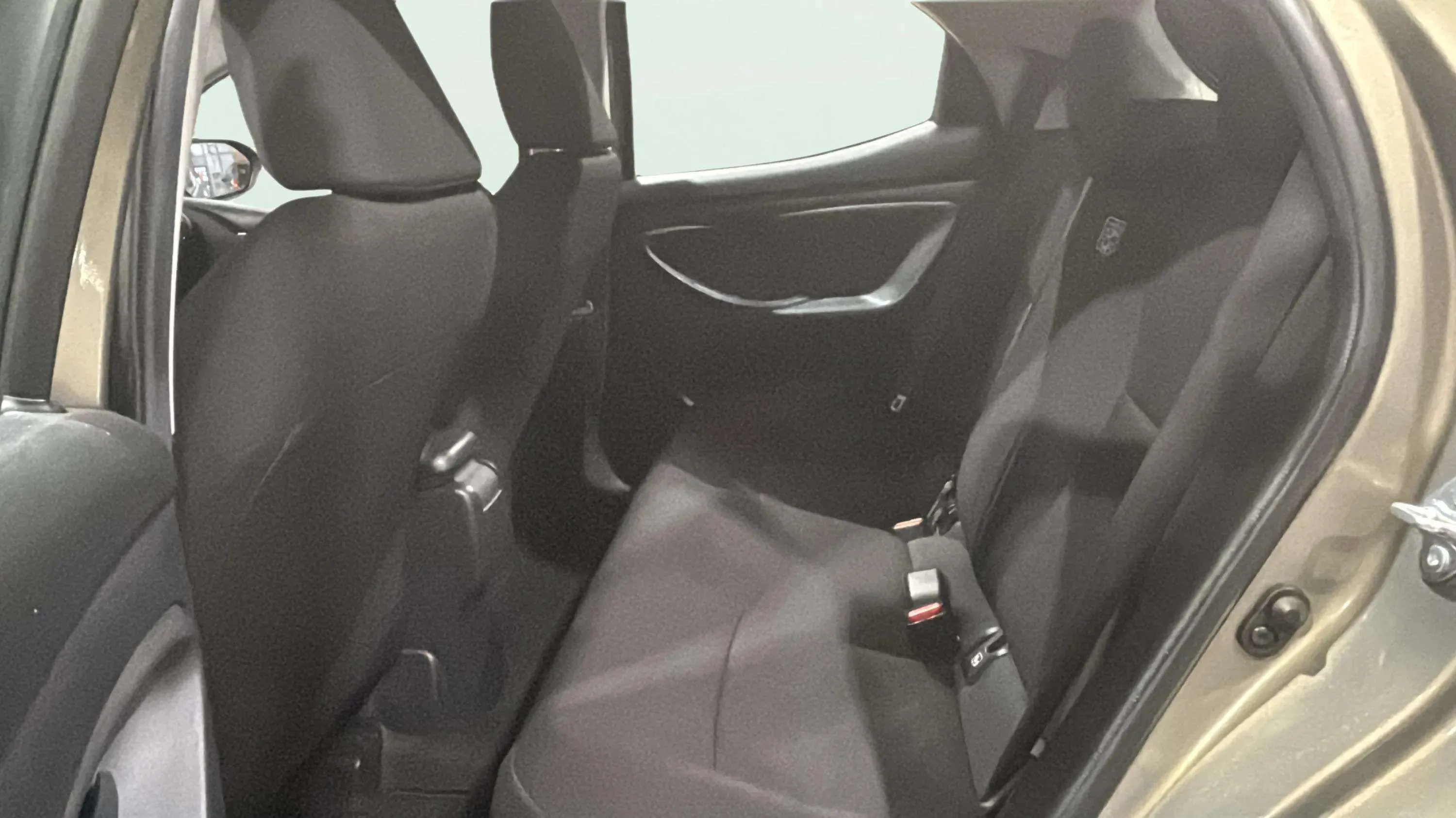 Toyota Yaris 1.5 120H Active Plus - foto 18