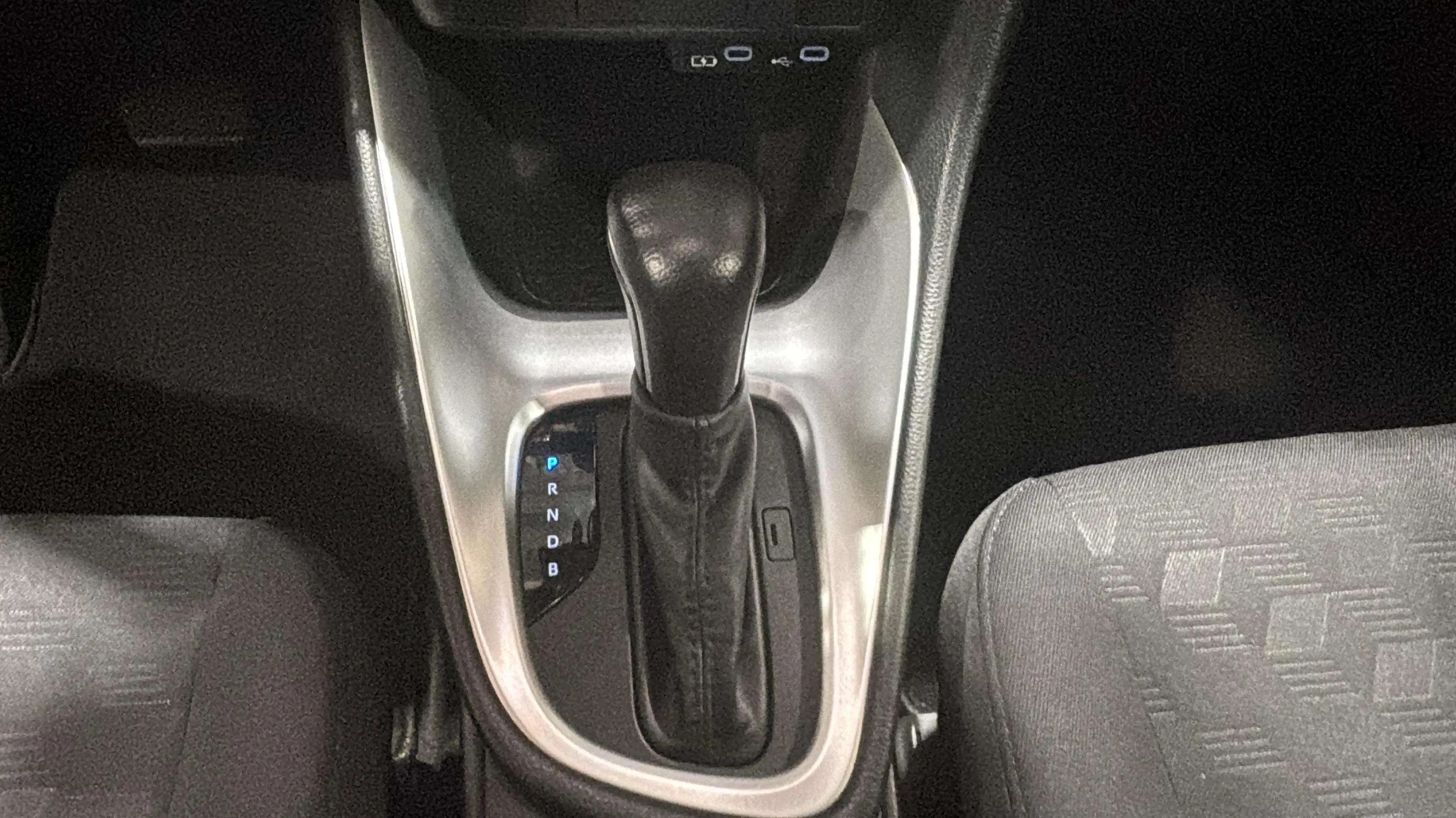 Toyota Yaris 1.5 120H Active Plus - foto 15