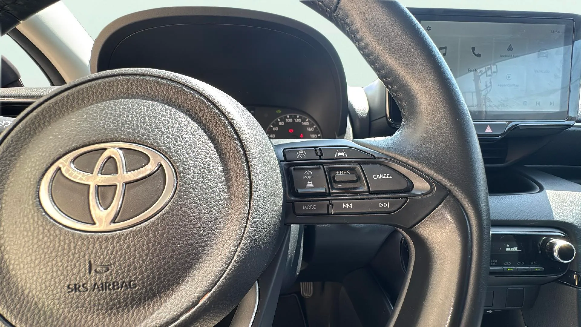 Toyota Yaris 1.5 120H Business Plus - foto 19