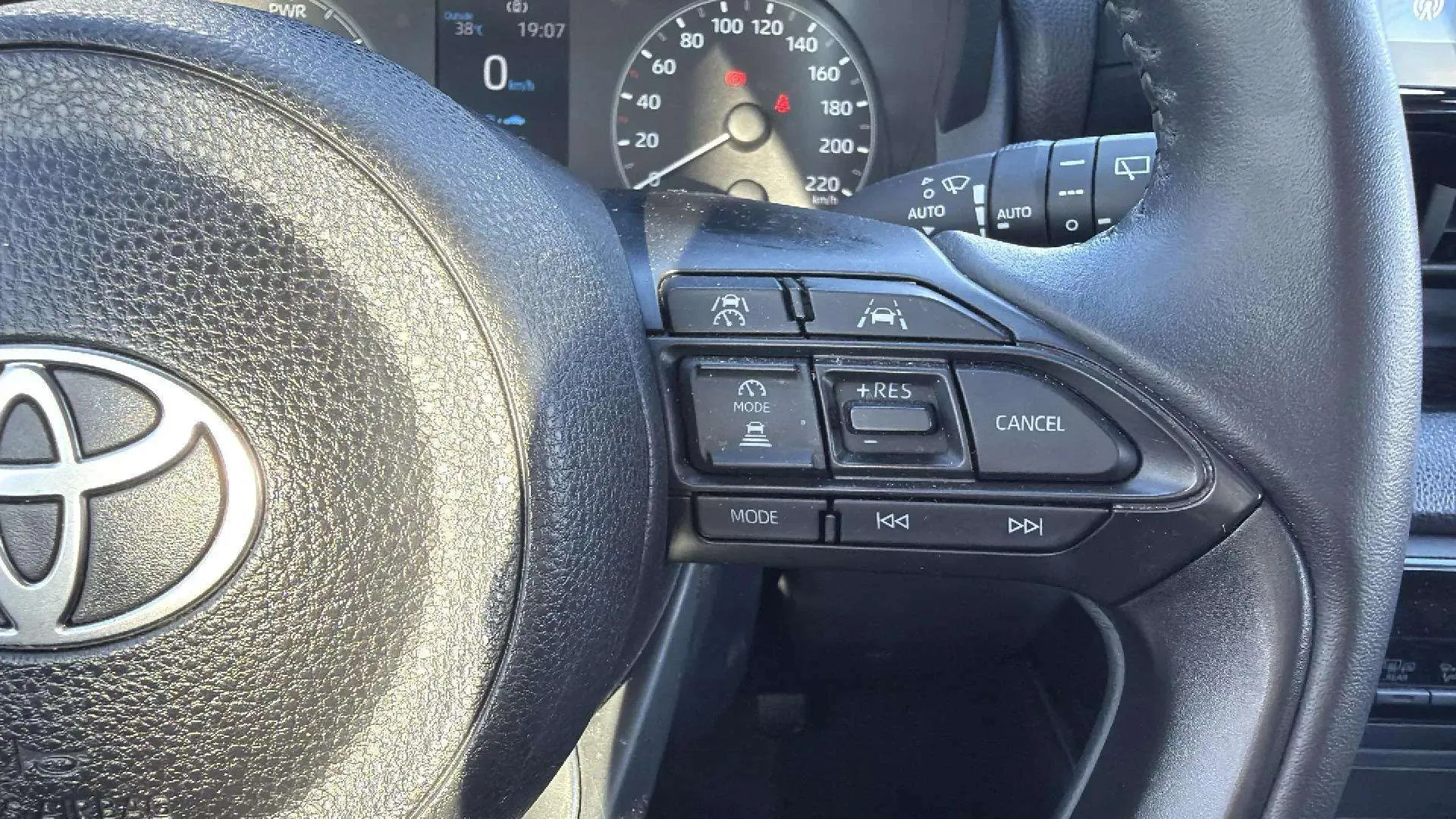 Toyota Yaris 1.5 120H Active Plus - foto 14