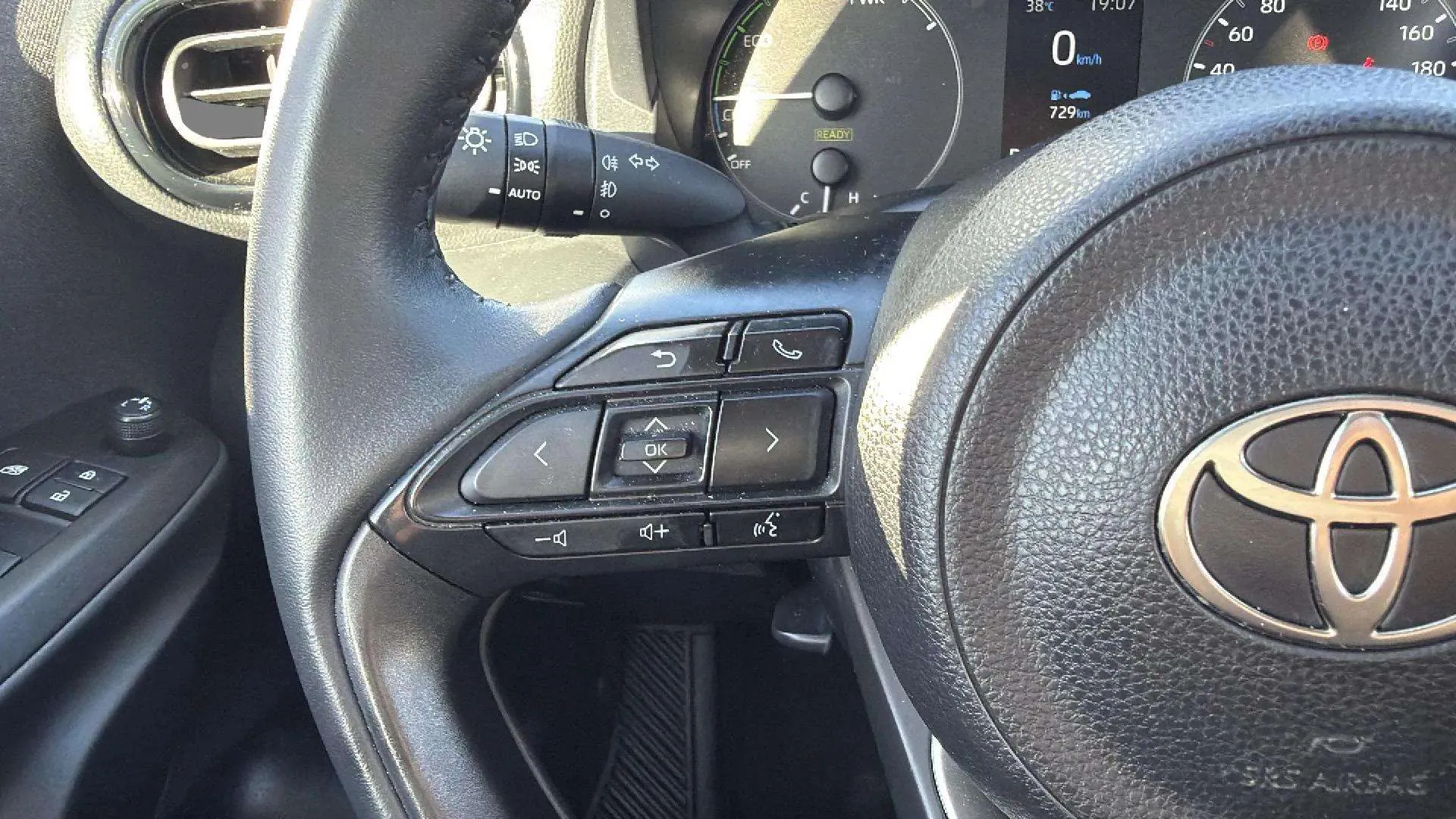 Toyota Yaris 1.5 120H Active Plus - foto 13