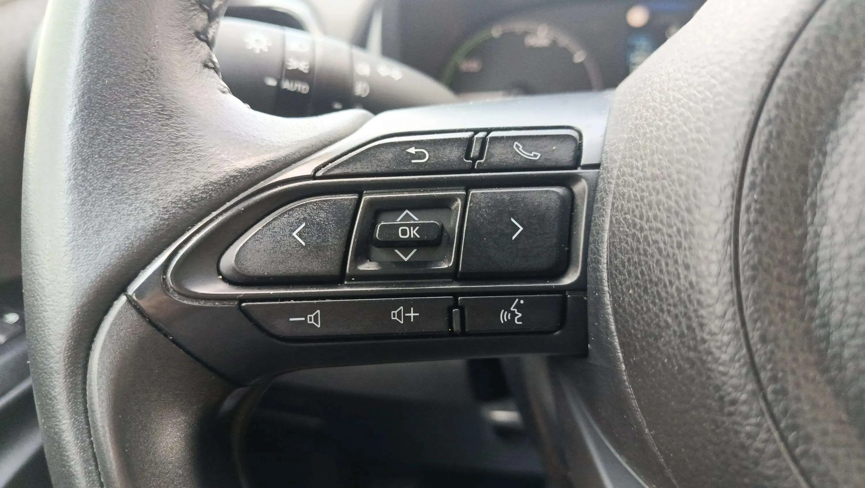 Toyota Yaris 1.5 120H Style - foto 16