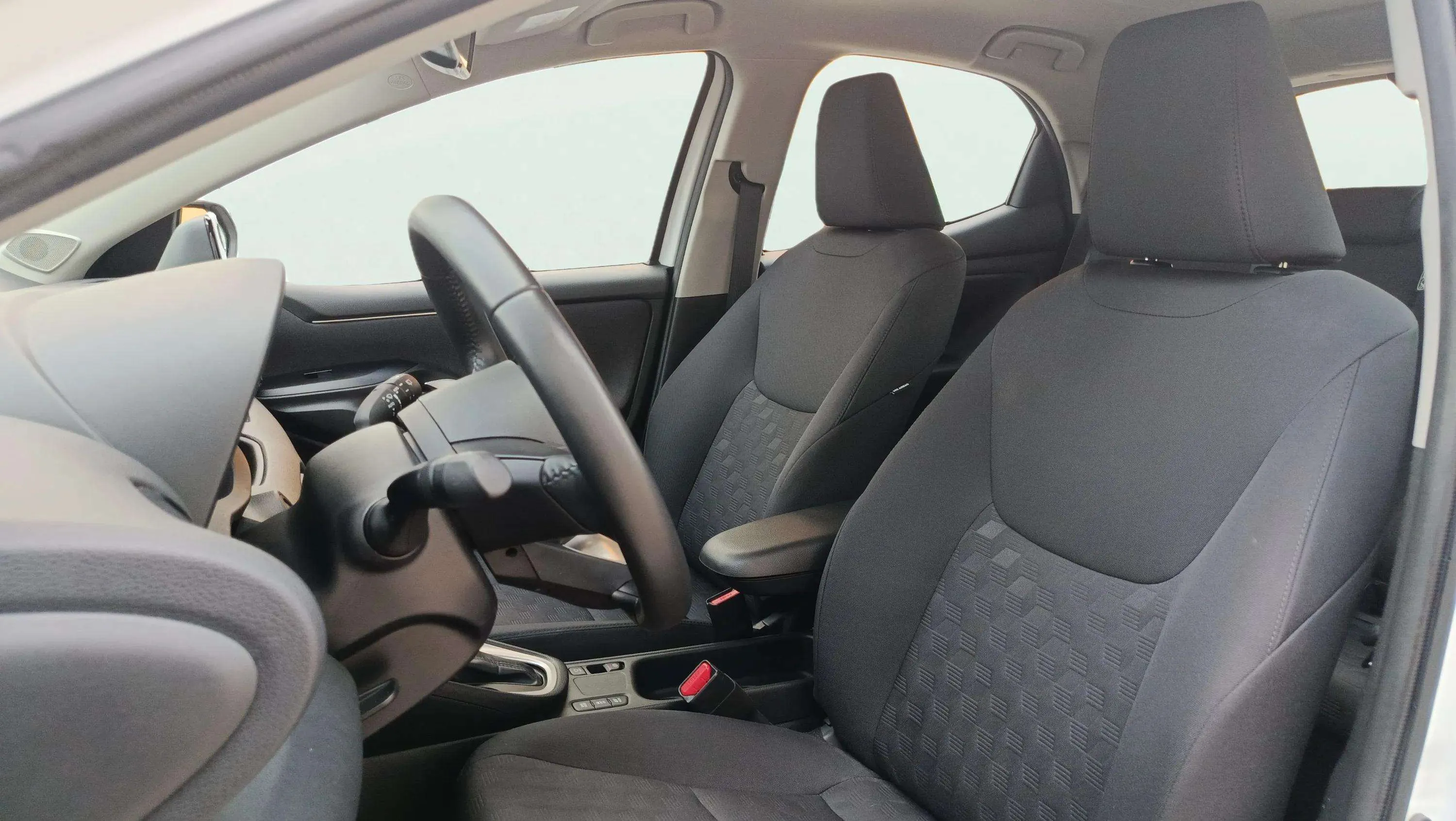 Toyota Yaris 1.5 120H Style - foto 9