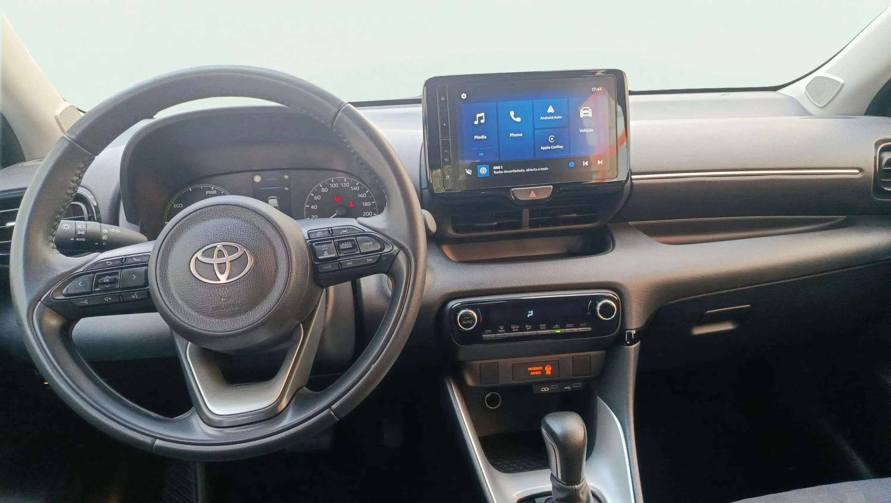 Toyota Yaris 1.5 120H Style - foto 13