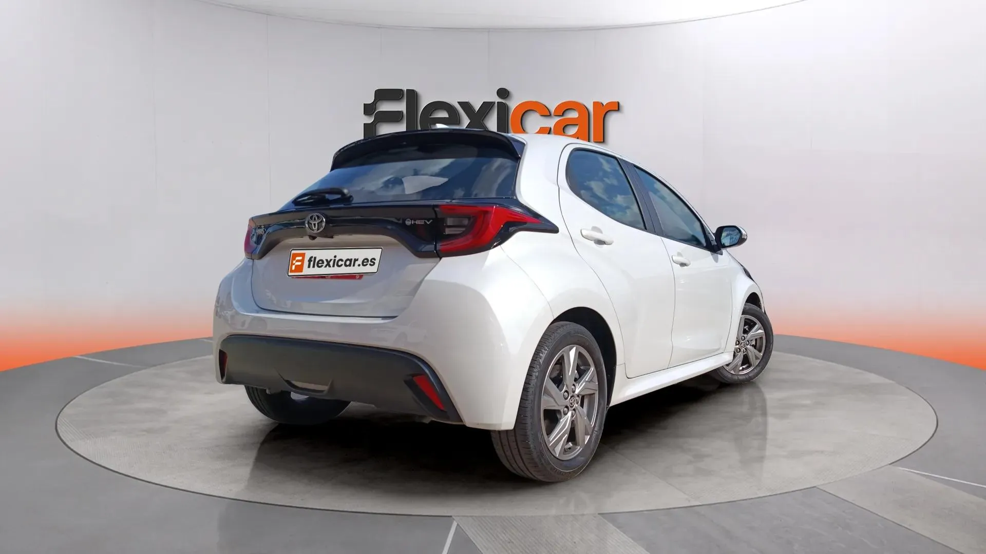 Toyota Yaris 1.5 120H Style - foto 4