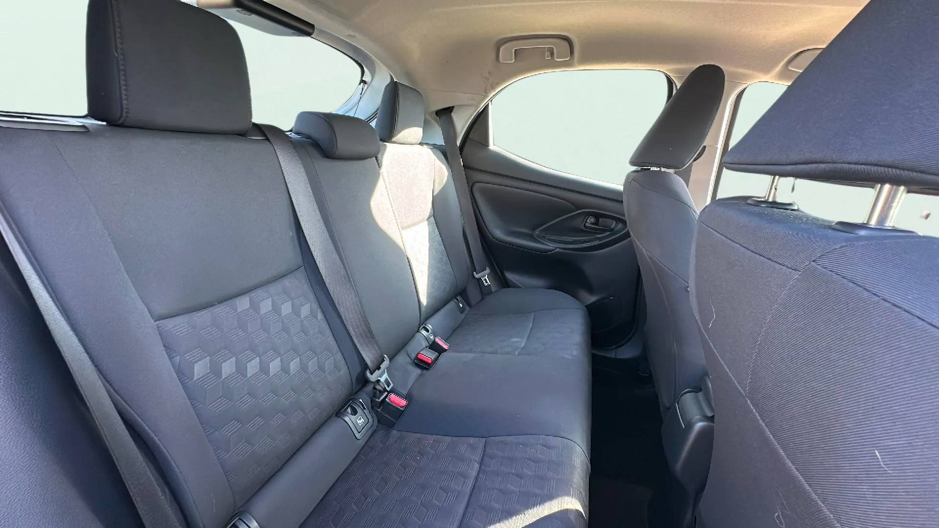 Toyota Yaris 1.5 120H Active Plus - foto 14