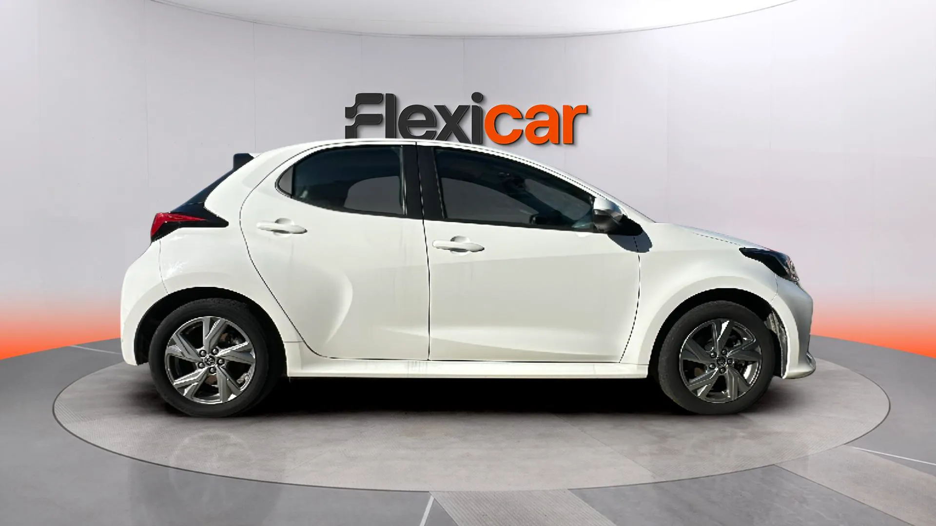 Toyota Yaris 1.5 120H Active Plus - foto 5
