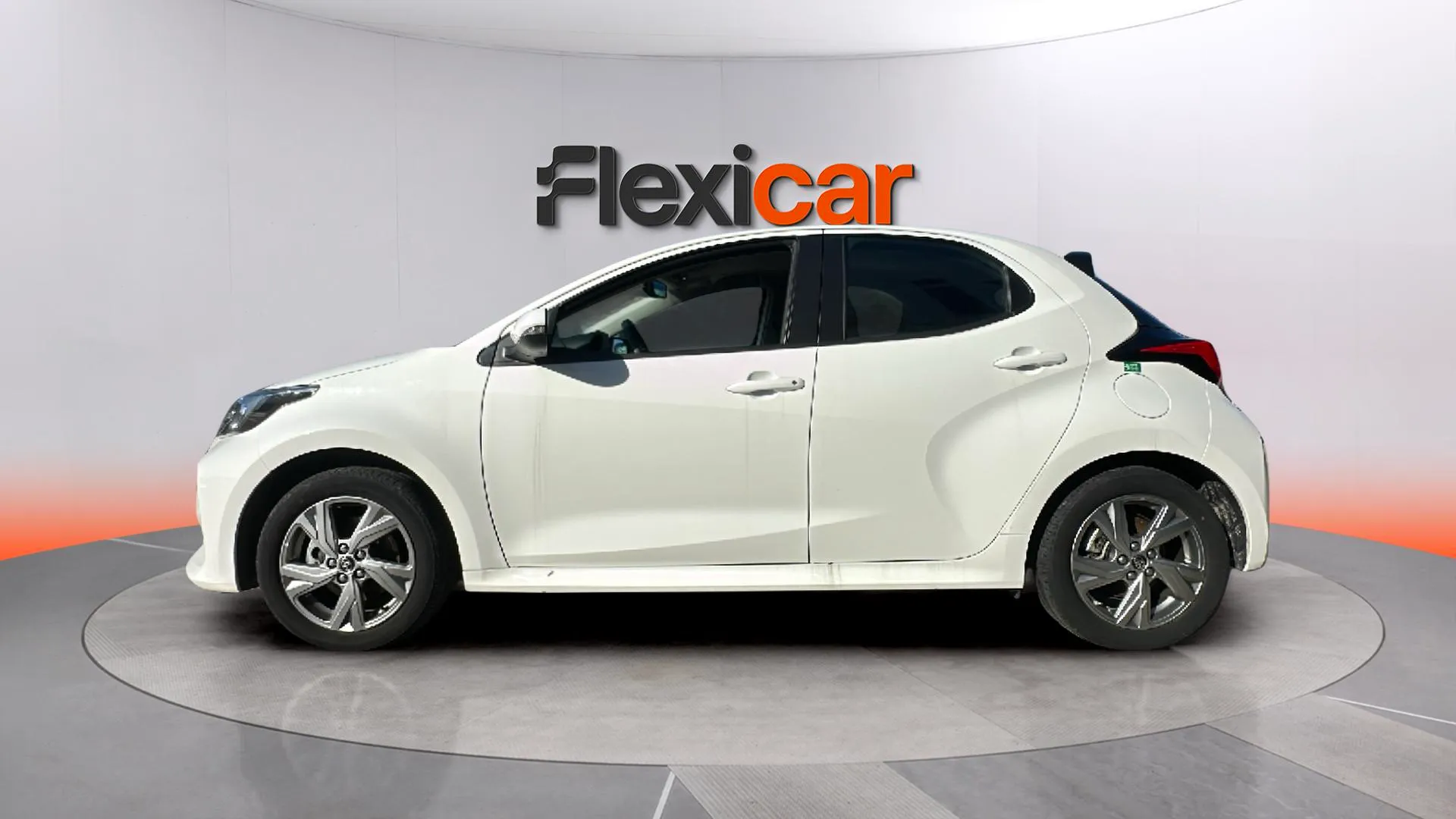 Toyota Yaris 1.5 120H Active Plus - foto 4