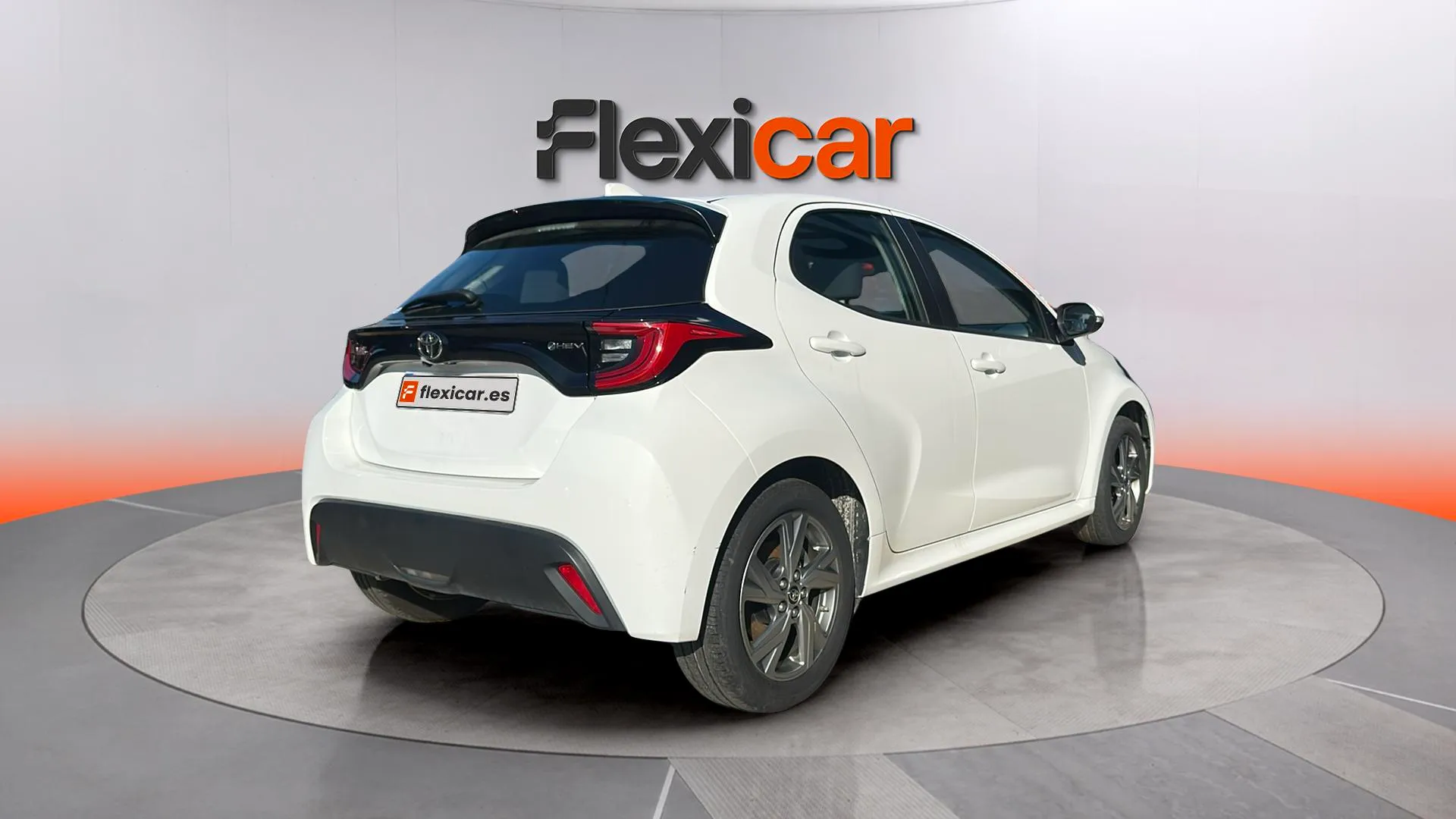 Toyota Yaris 1.5 120H Active Plus - foto 6