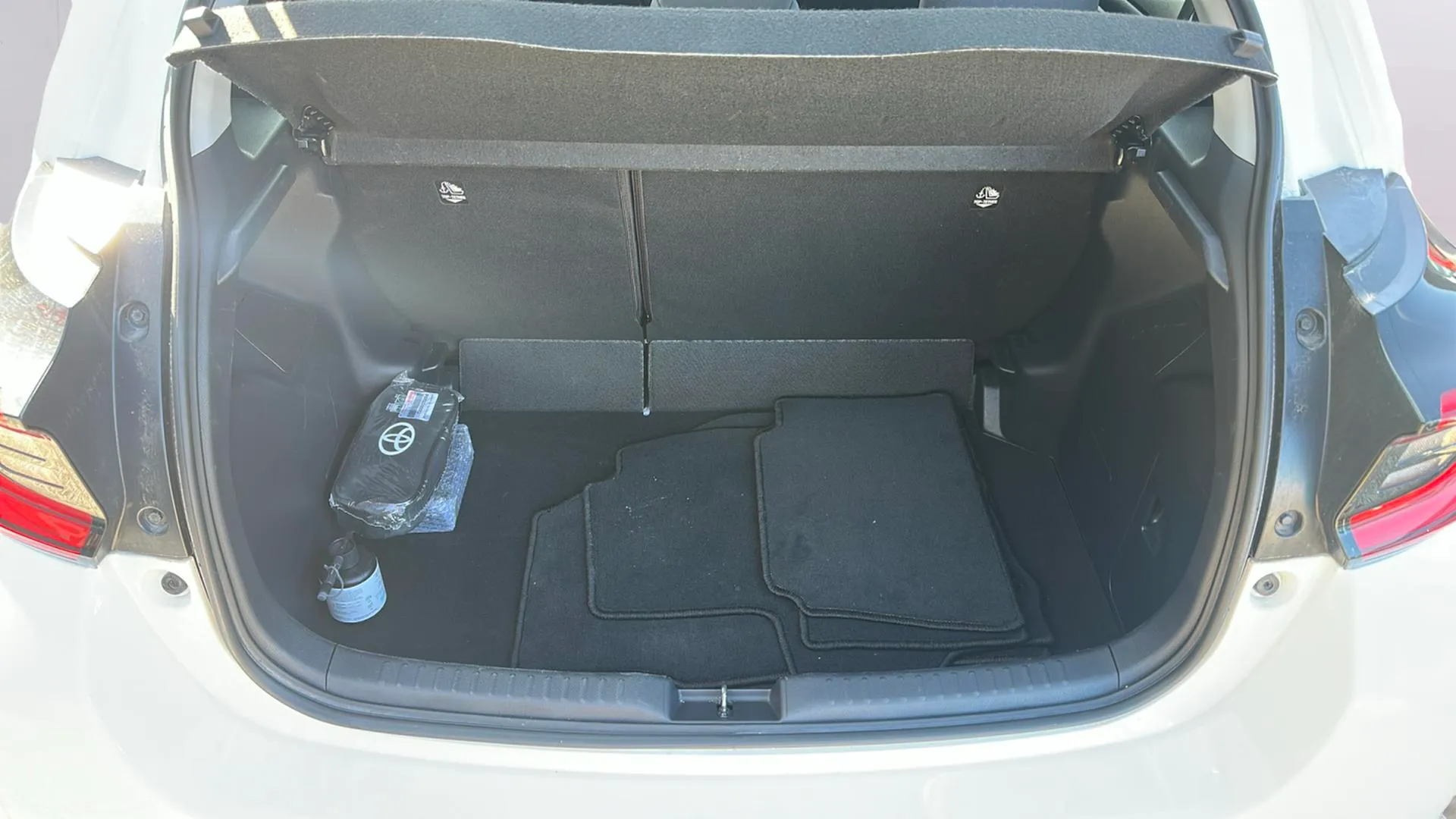 Toyota Yaris 1.5 120H Active Plus - foto 16