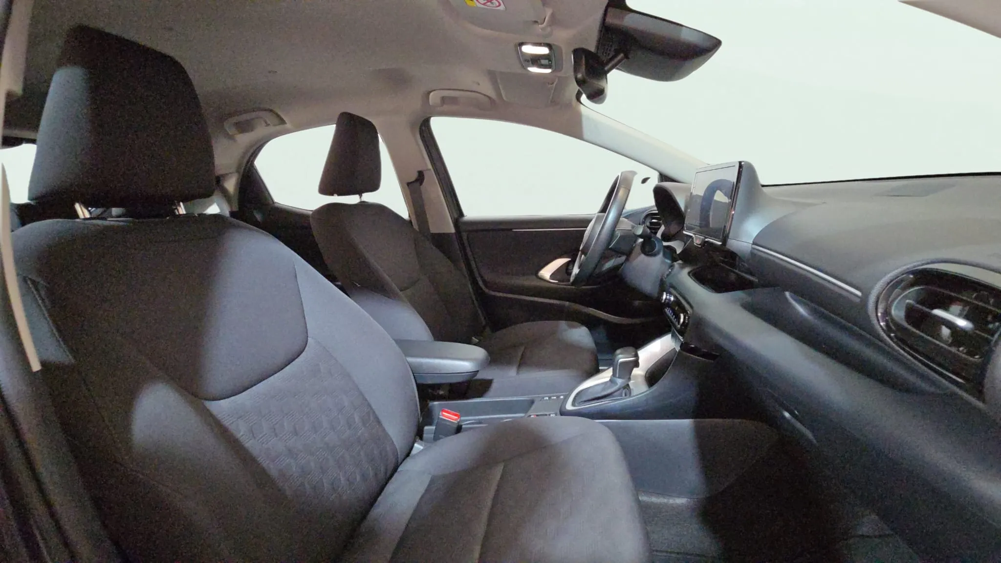 Toyota Yaris 1.5 120H Style - foto 18