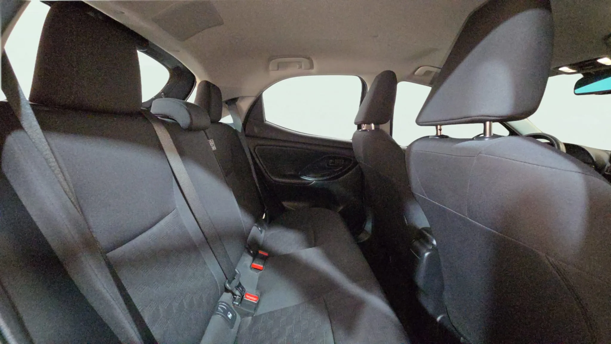 Toyota Yaris 1.5 120H Style - foto 20