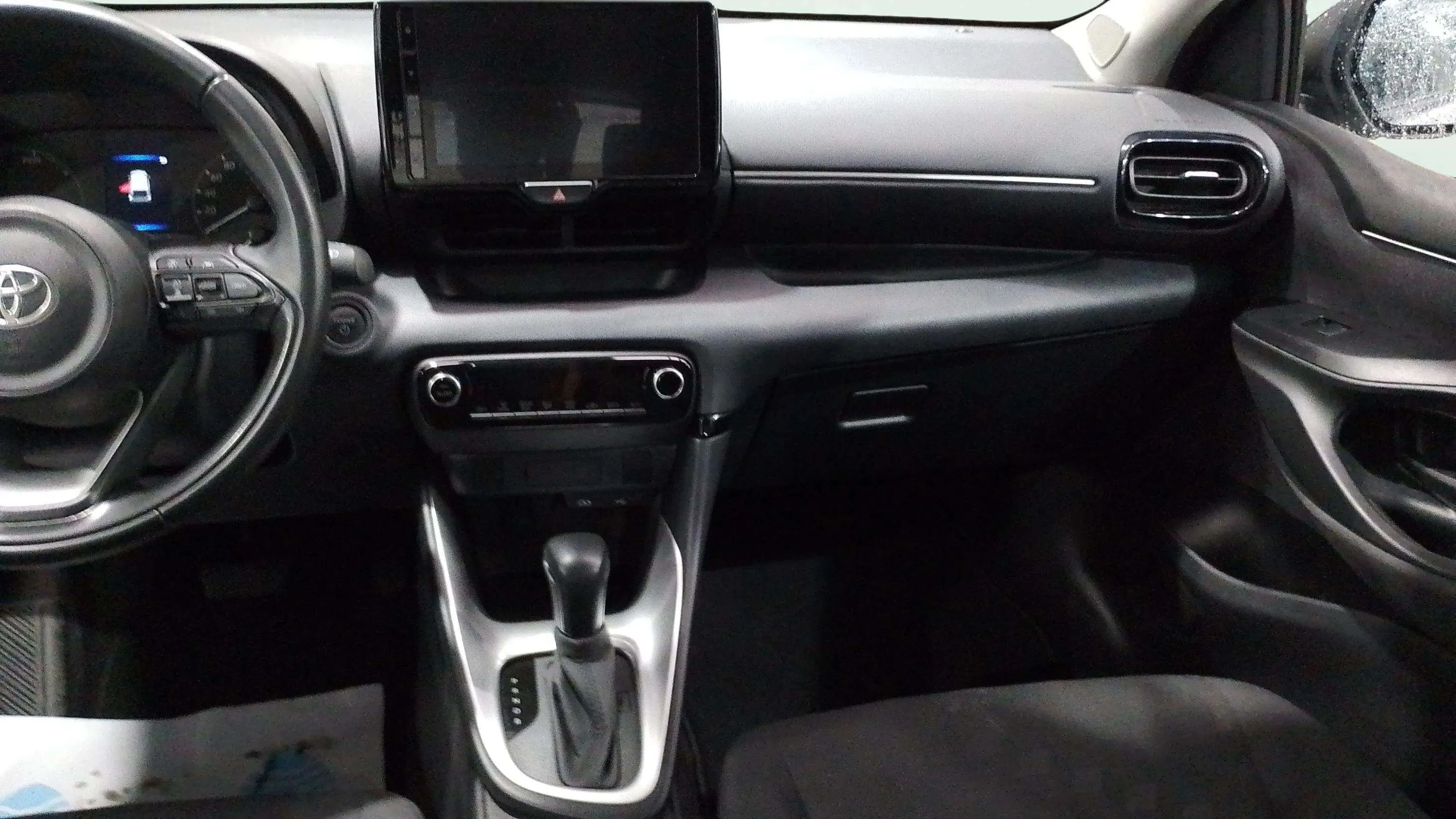 Toyota Yaris 1.5 120H Active Plus - foto 18