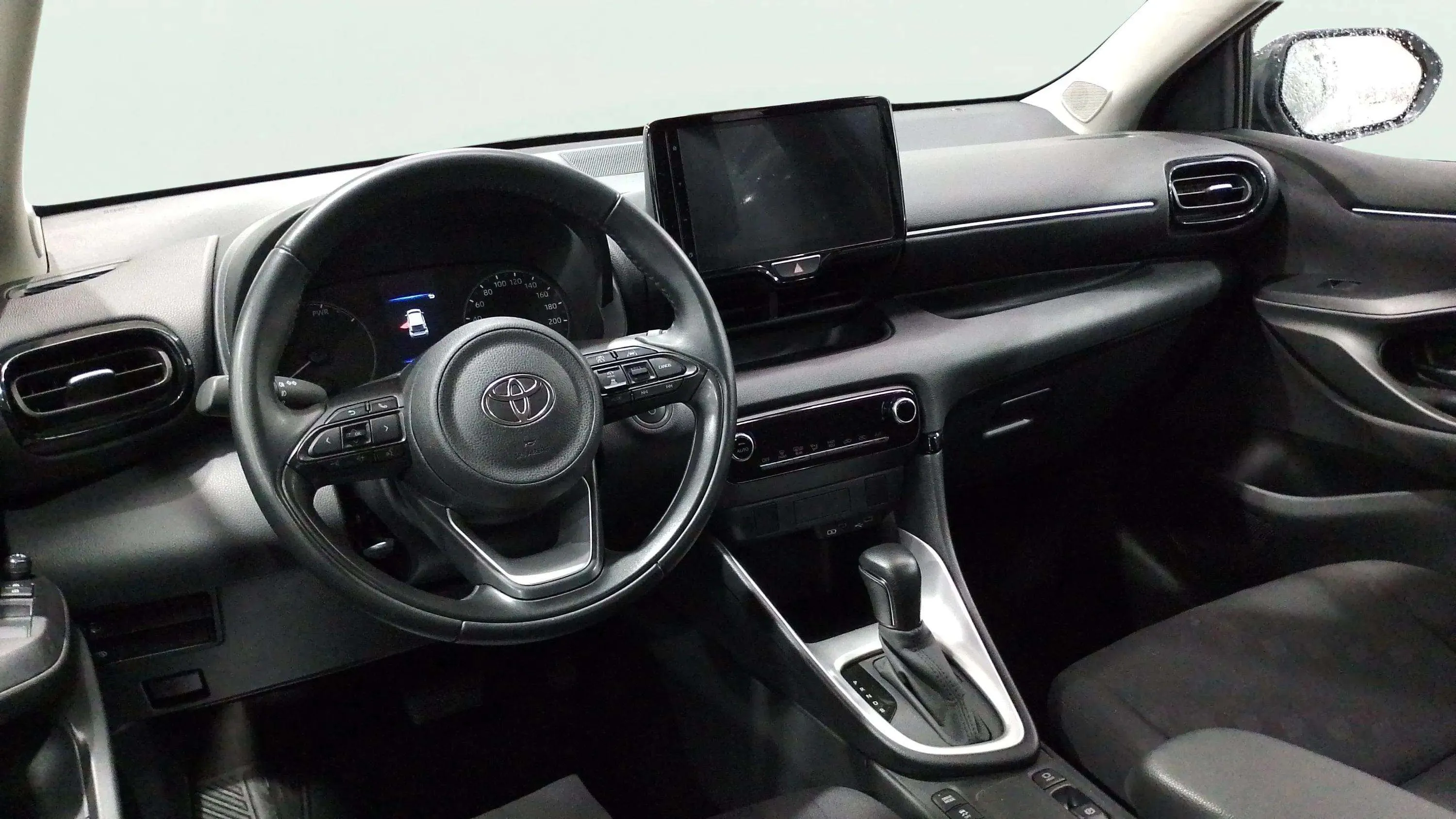 Toyota Yaris 1.5 120H Active Plus - foto 17