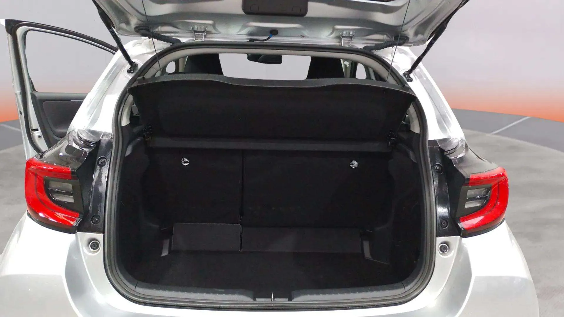 Toyota Yaris 1.5 120H Active Plus - foto 16