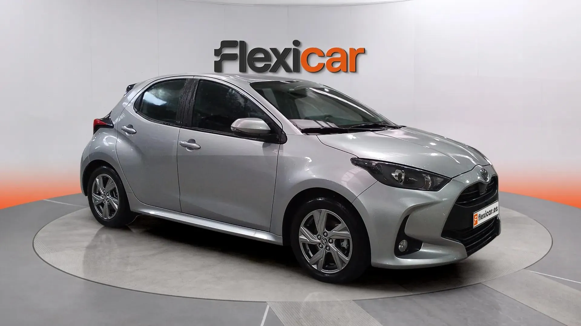 Toyota Yaris 1.5 120H Active Plus - foto 2