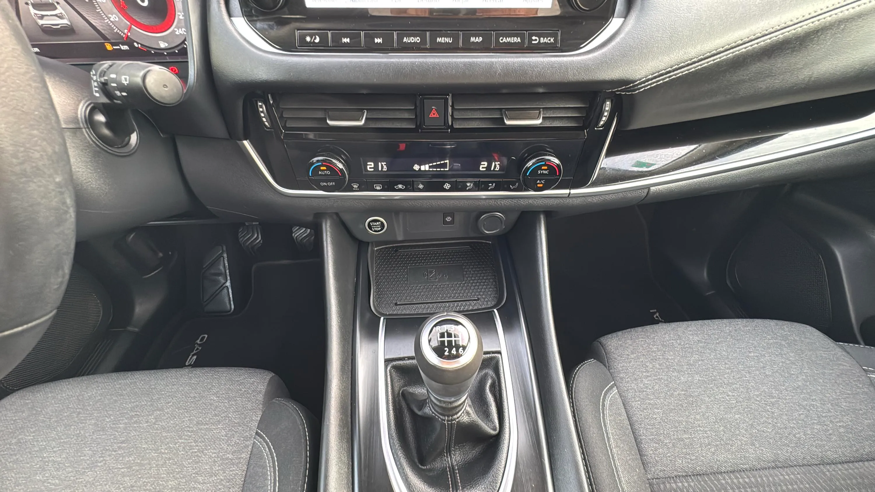 Nissan Qashqai DIG-T N-Connecta - foto 18