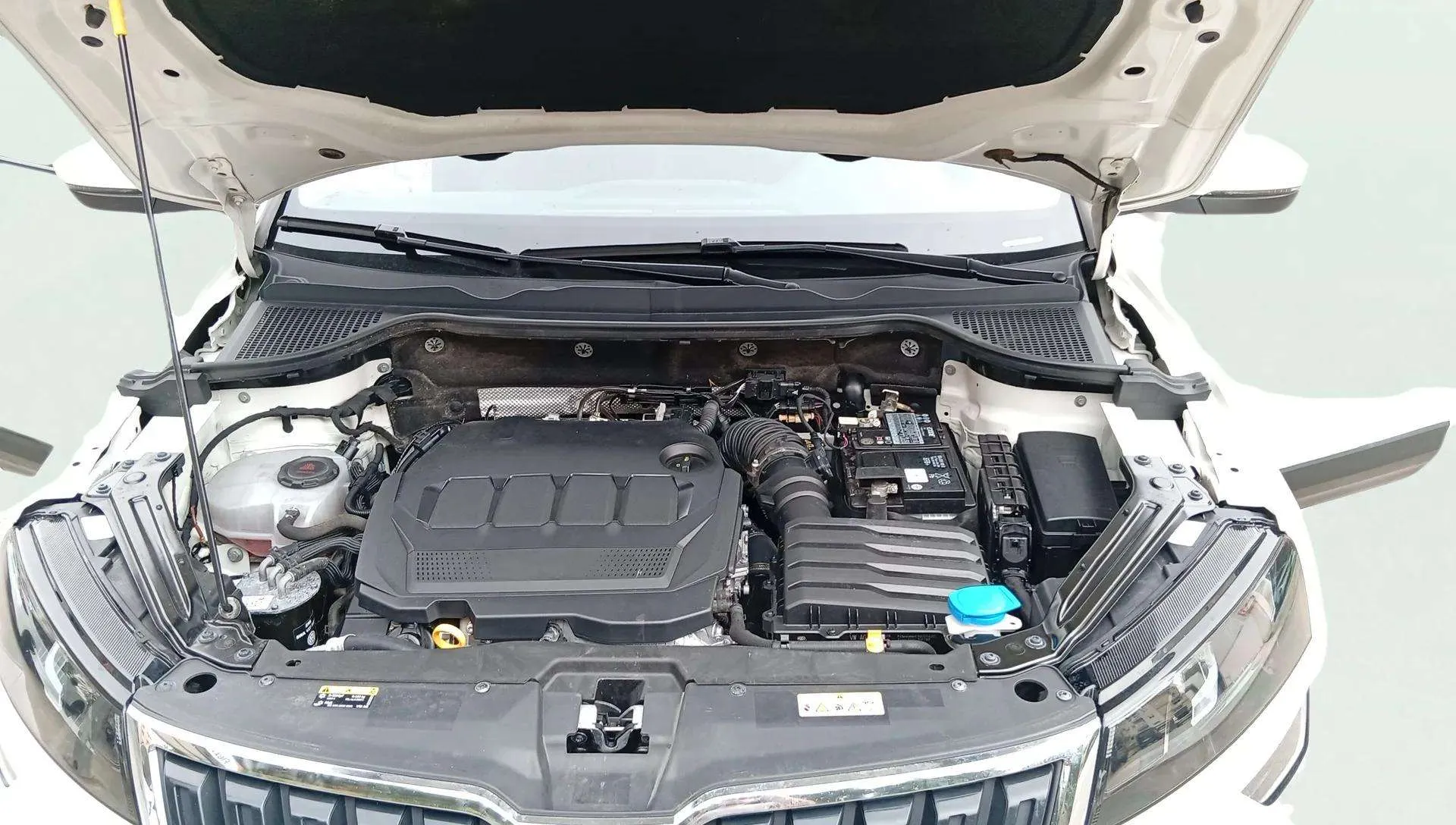 Škoda Karoq 2.0 TDI DSG 4x4 Ambition - foto 24