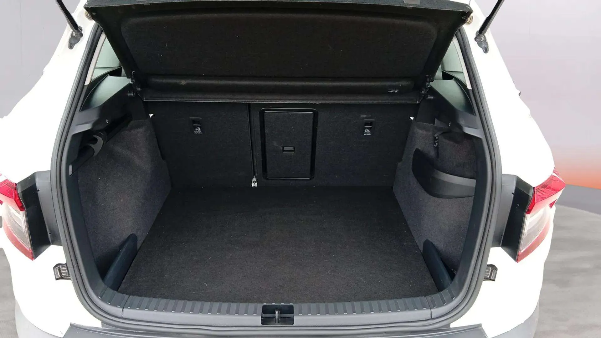Škoda Karoq 2.0 TDI DSG 4x4 Ambition - foto 25