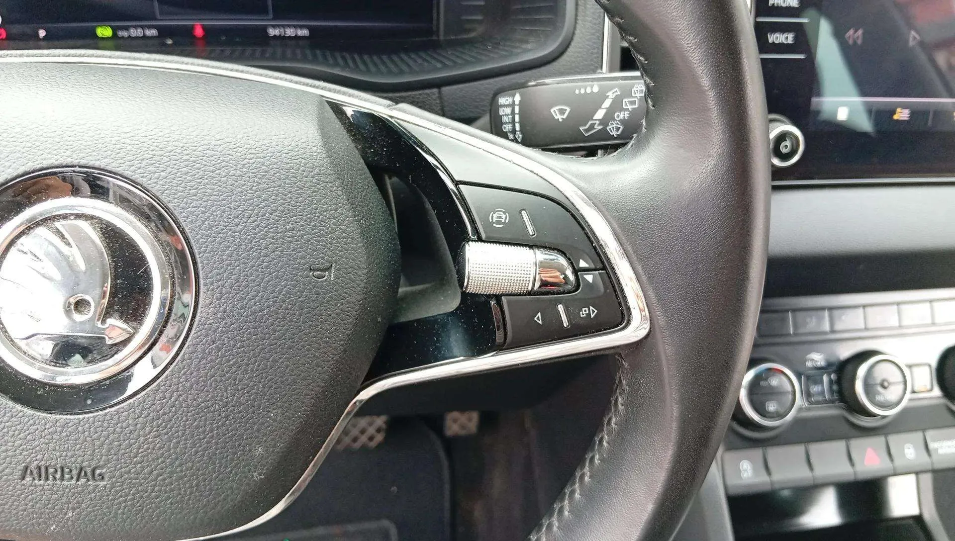 Škoda Karoq 2.0 TDI DSG 4x4 Ambition - foto 14