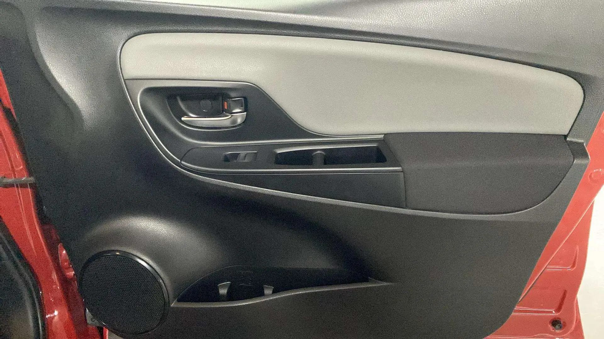 Toyota Yaris 1.5 Hybrid Active - foto 25