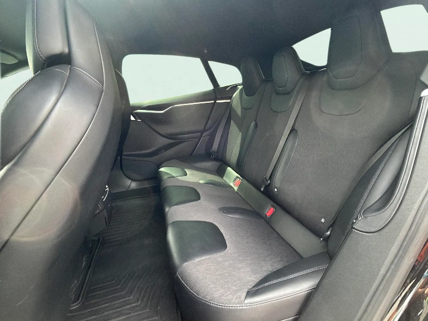 Tesla Model S 75 Business Economy - foto 29
