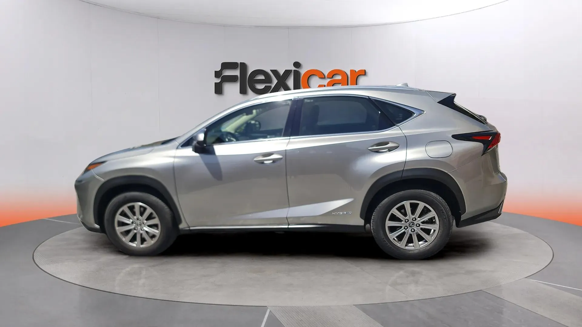 Lexus NX 2.5 300h Business 2WD - foto 4