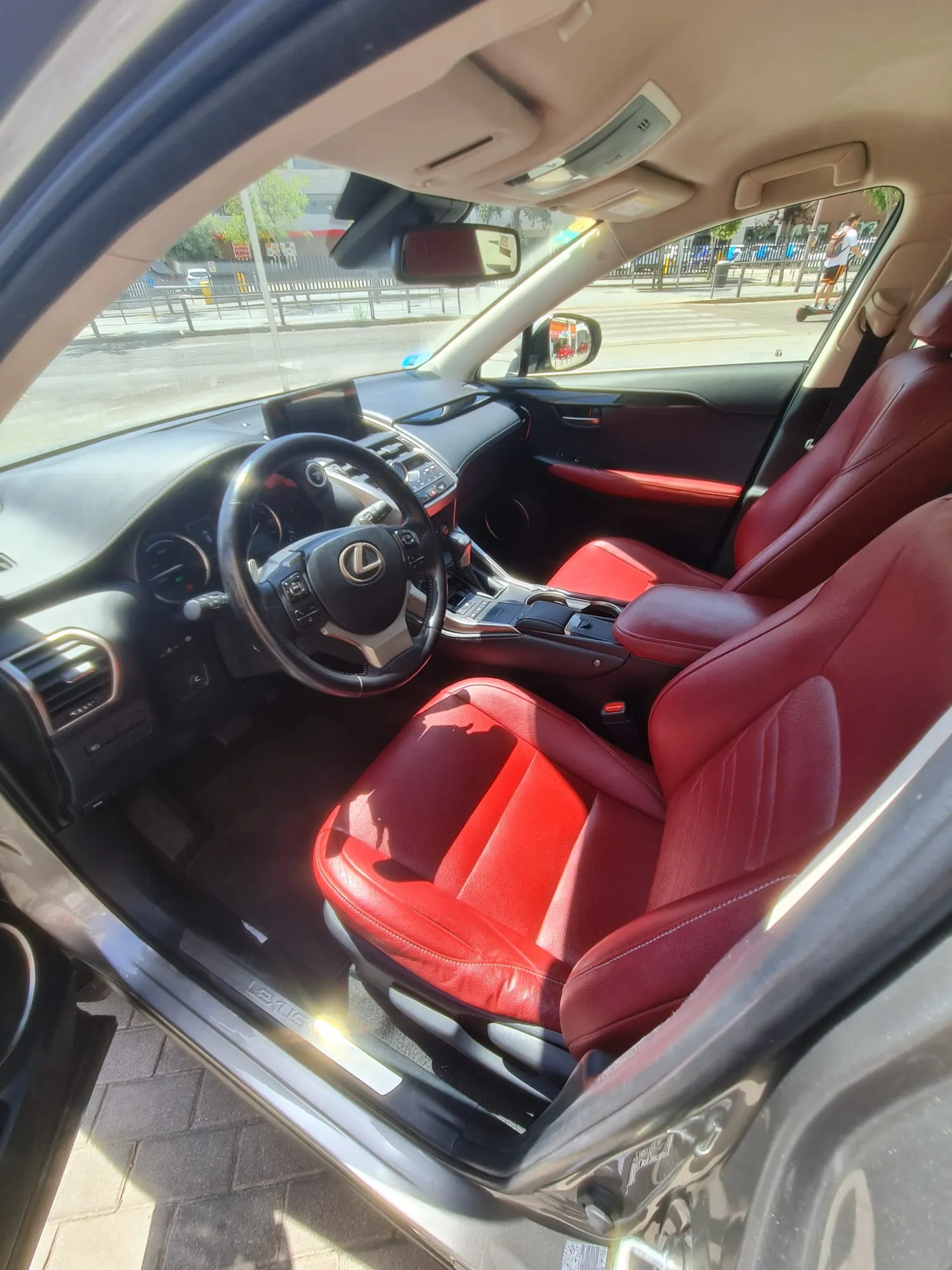 Lexus NX 2.5 300h Business 2WD - foto 6