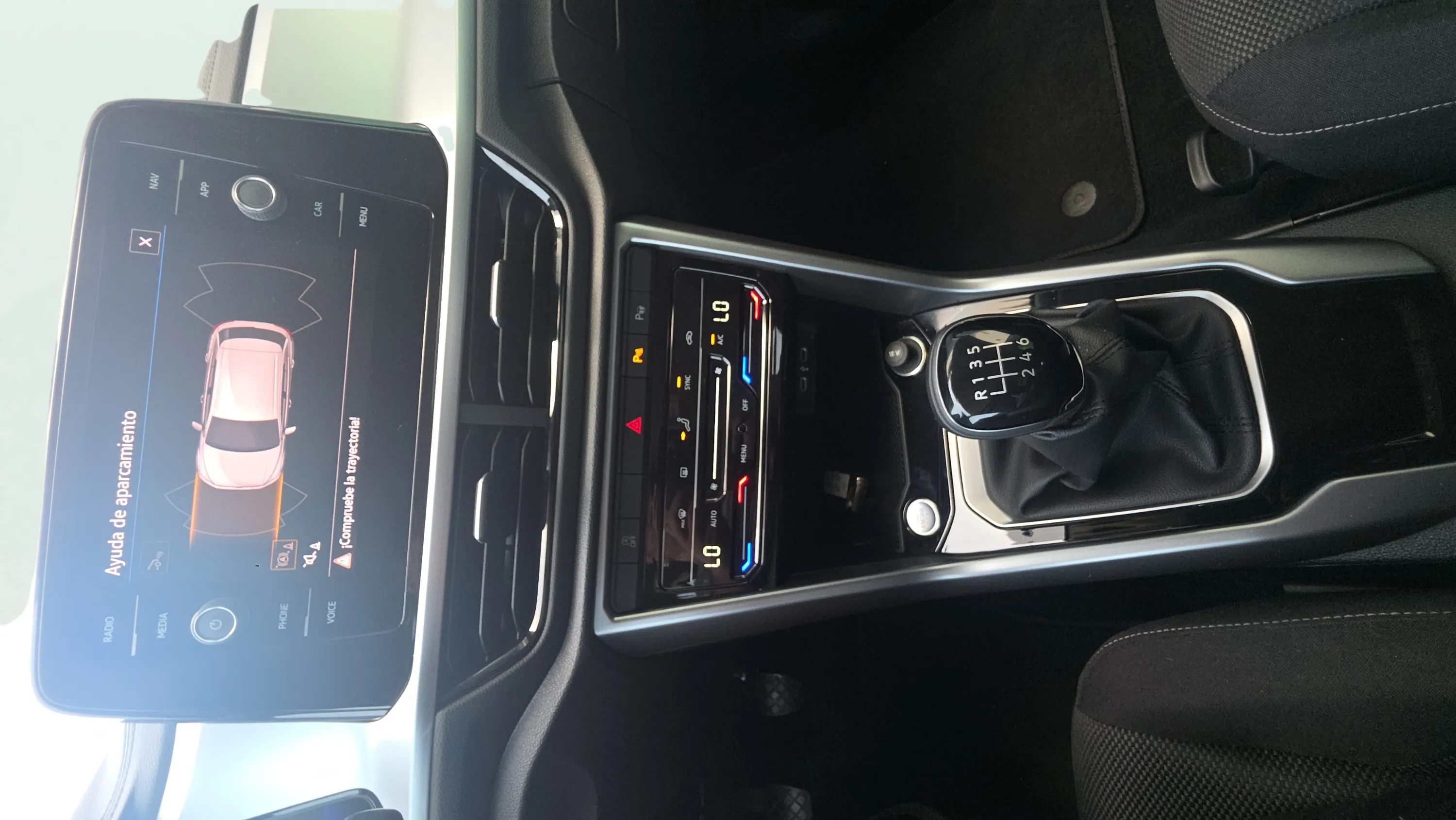 Volkswagen T-Roc "Más" 1.0 TSI - foto 22
