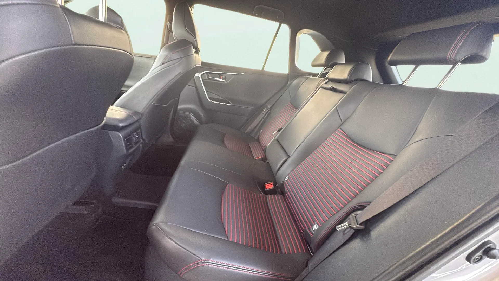 Suzuki Across 2.5 PHEV 4WD - foto 25