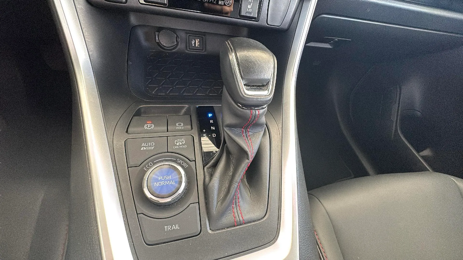 Suzuki Across 2.5 PHEV 4WD - foto 22