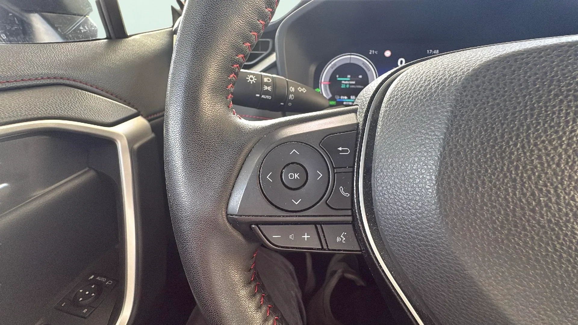 Suzuki Across 2.5 PHEV 4WD - foto 13
