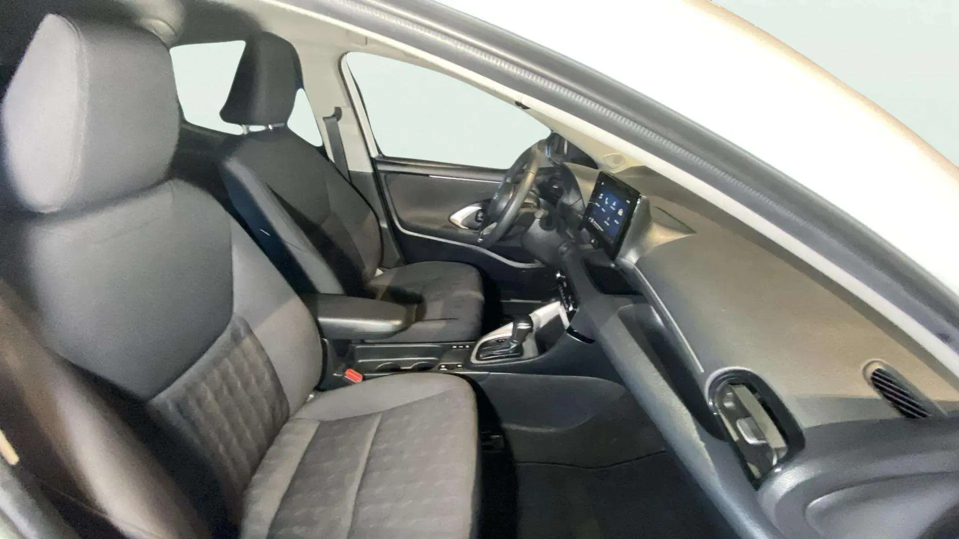 Toyota Yaris 1.5 120H Active Plus - foto 18