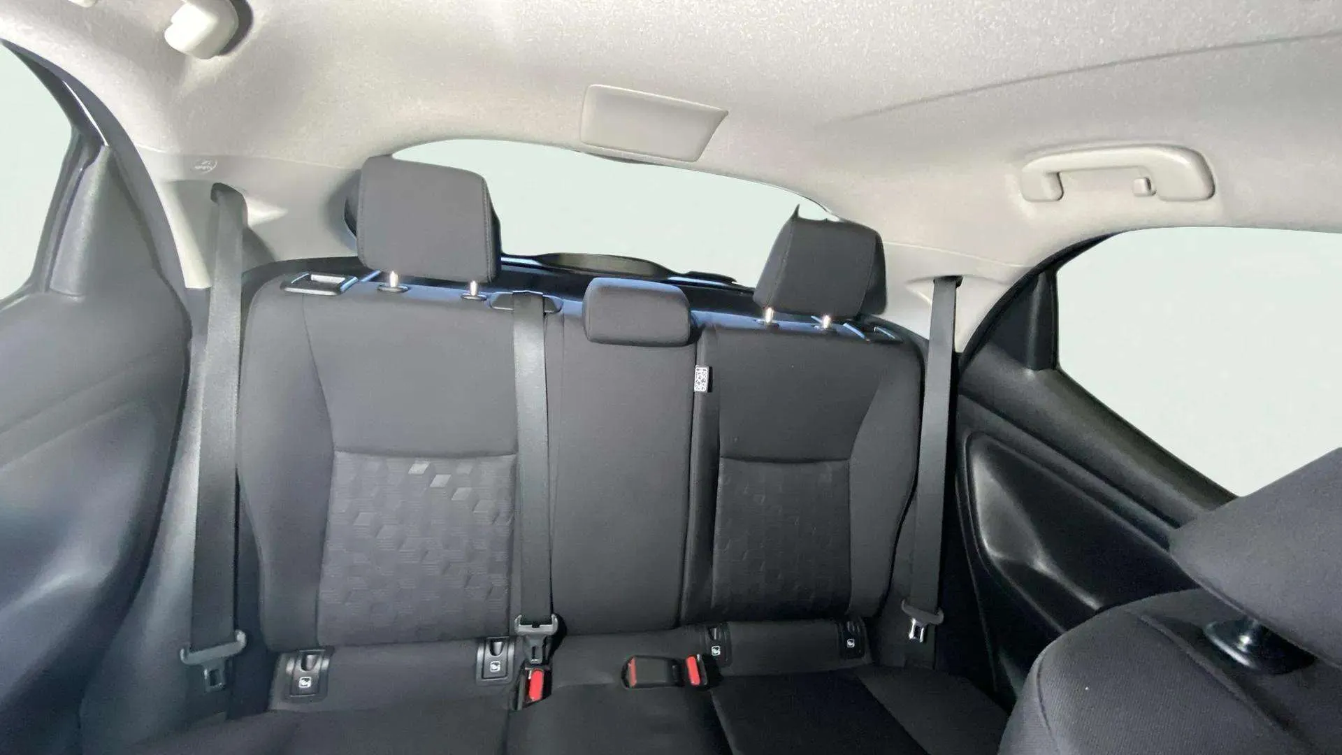 Toyota Yaris 1.5 120H Active Plus - foto 20