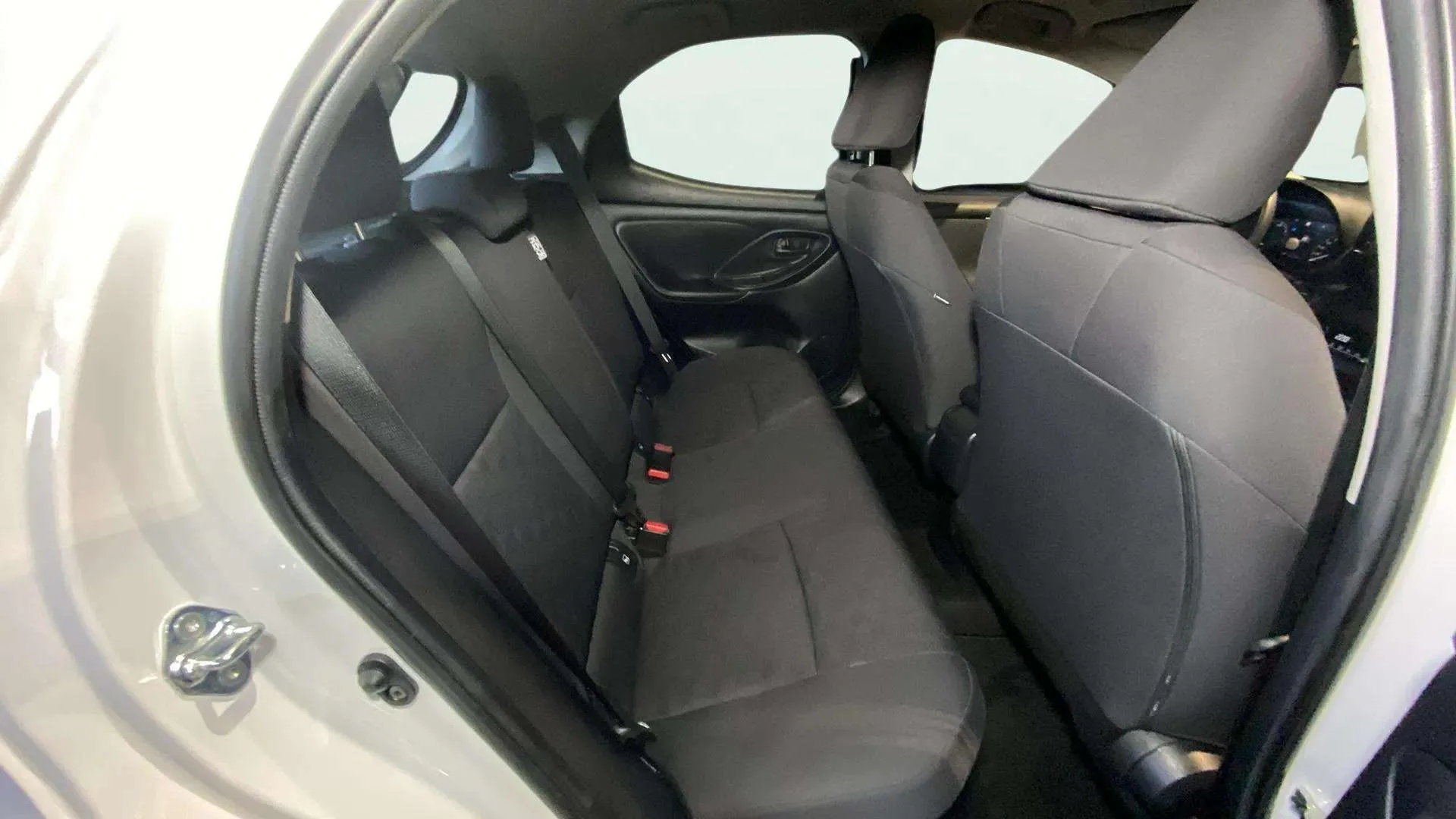 Toyota Yaris 1.5 120H Active Plus - foto 19