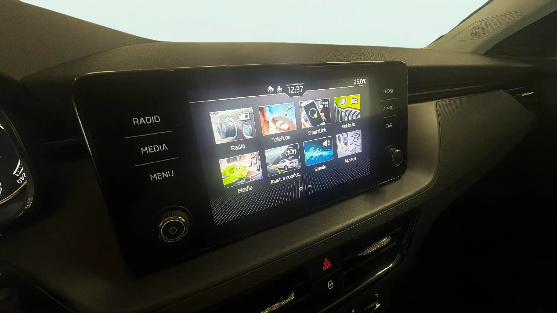 Škoda Kamiq 1.0 TSI Active - foto 19