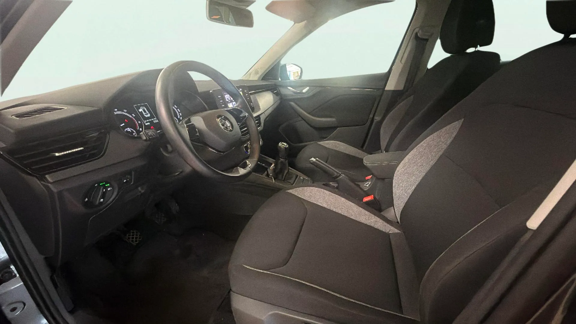 Škoda Kamiq 1.0 TSI Active - foto 14