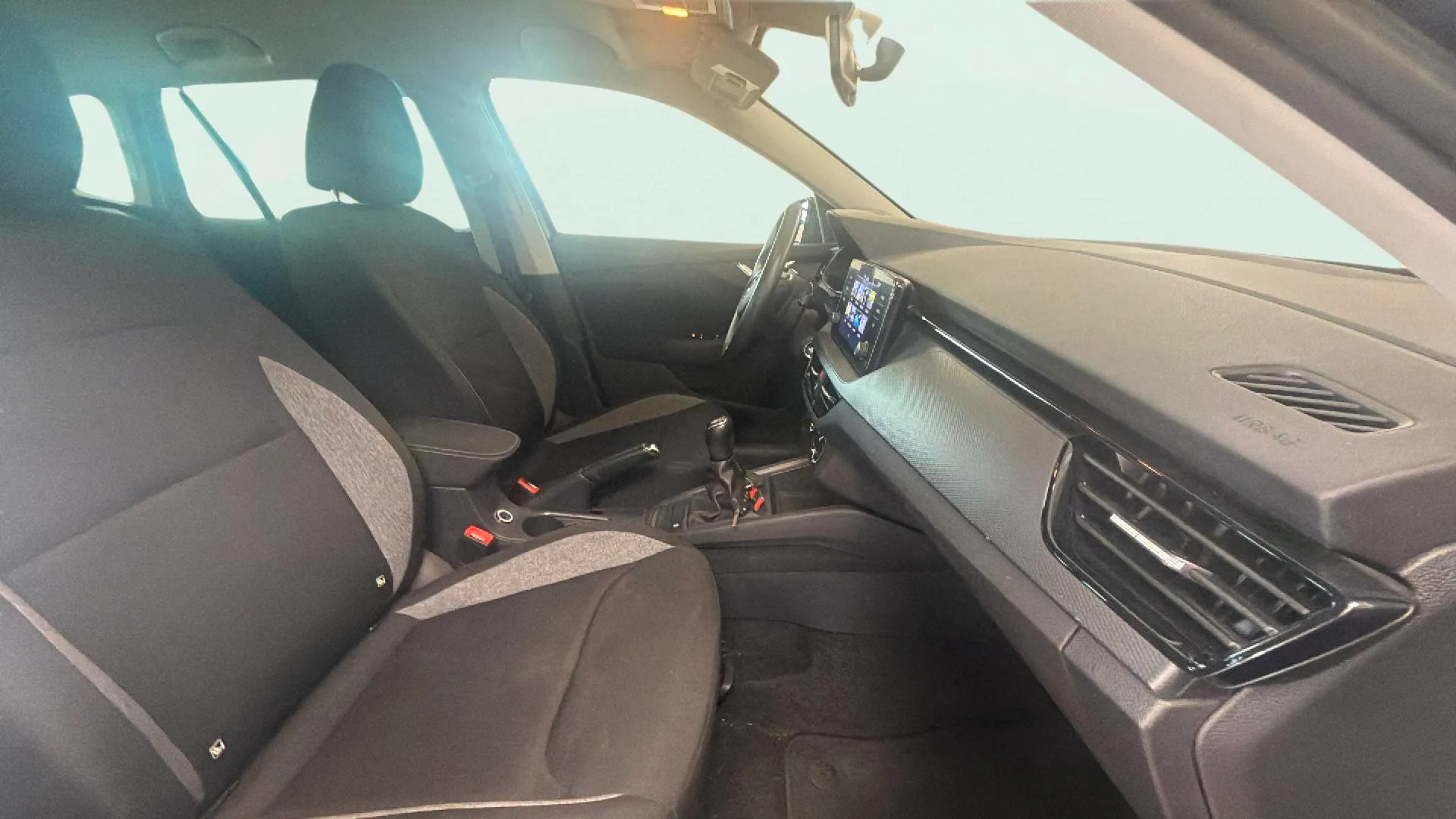 Škoda Kamiq 1.0 TSI Active - foto 15