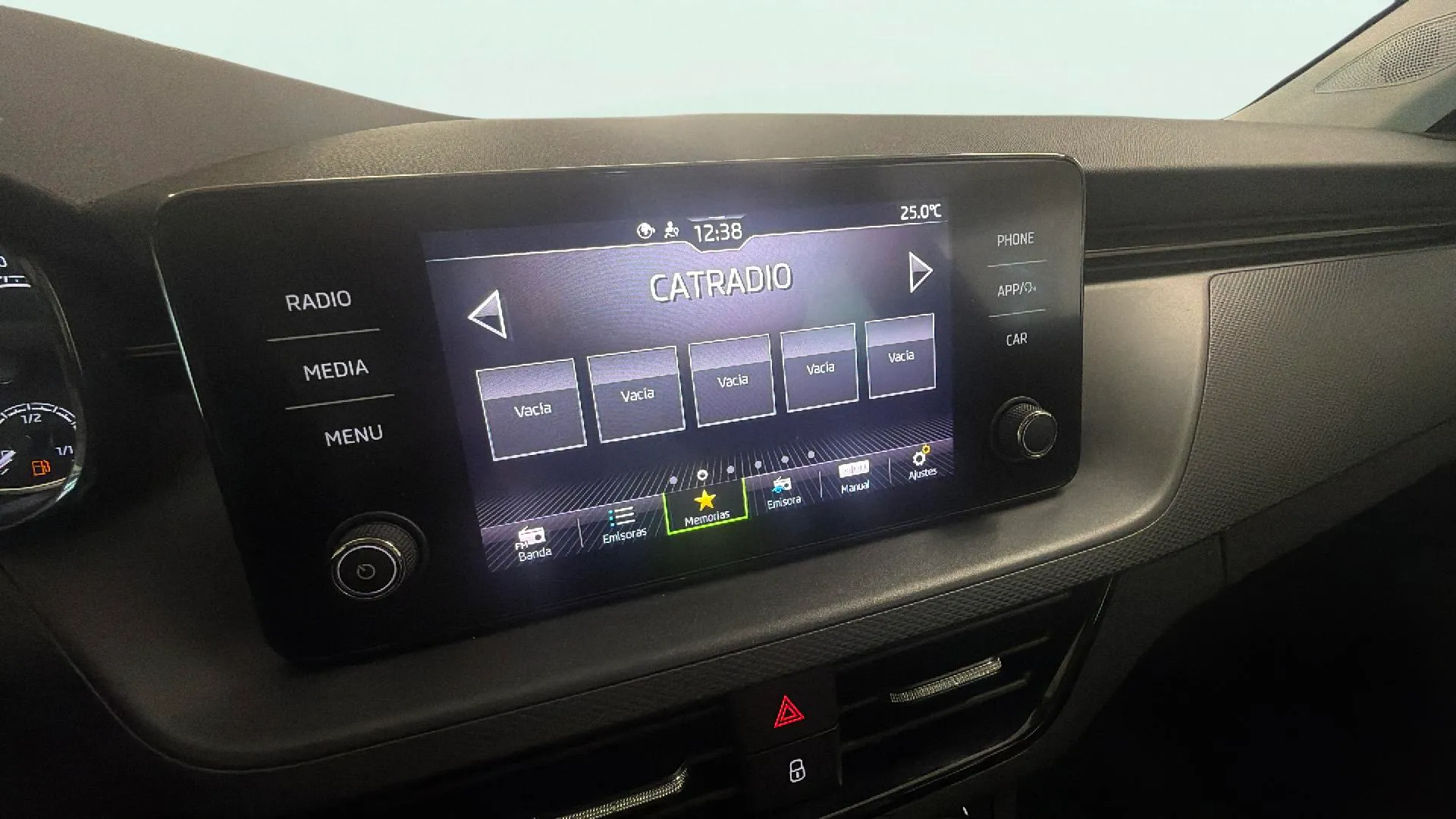 Škoda Kamiq 1.0 TSI Active - foto 20