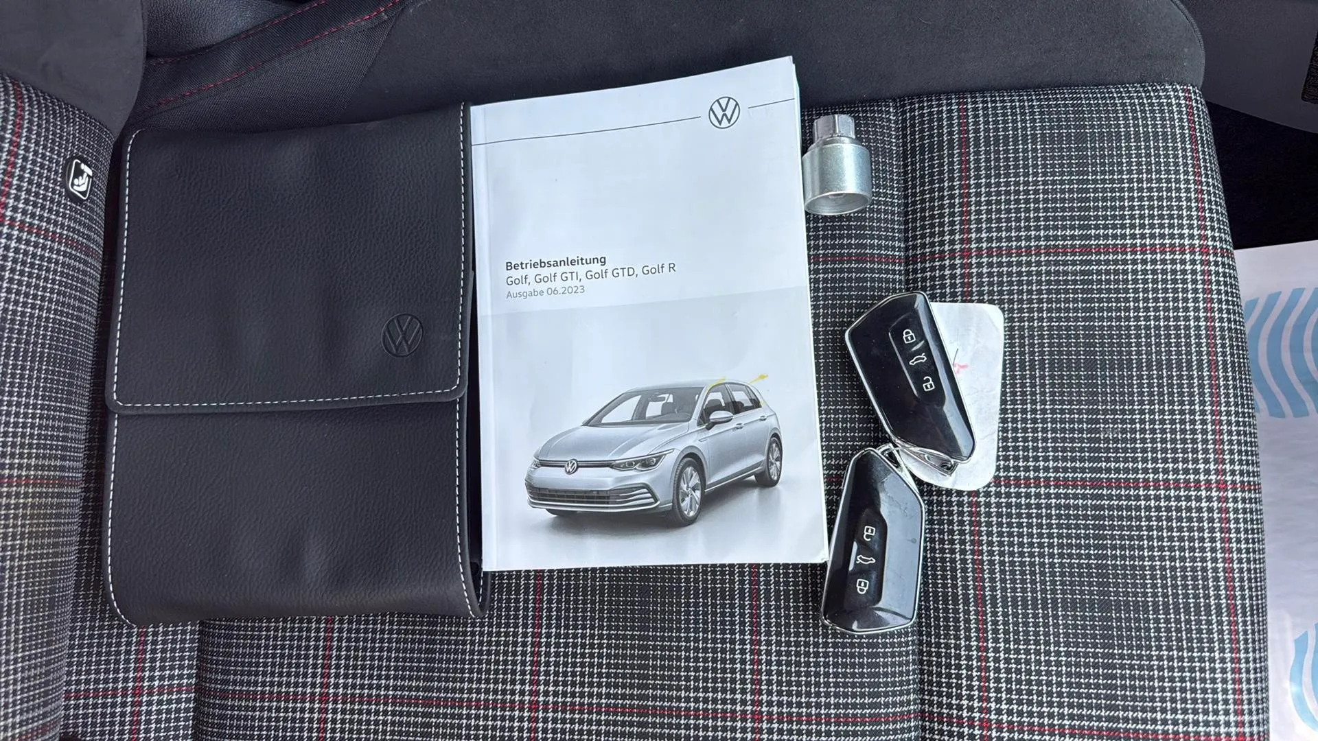 Volkswagen Golf GTI 2.0 TSI DSG - foto 17