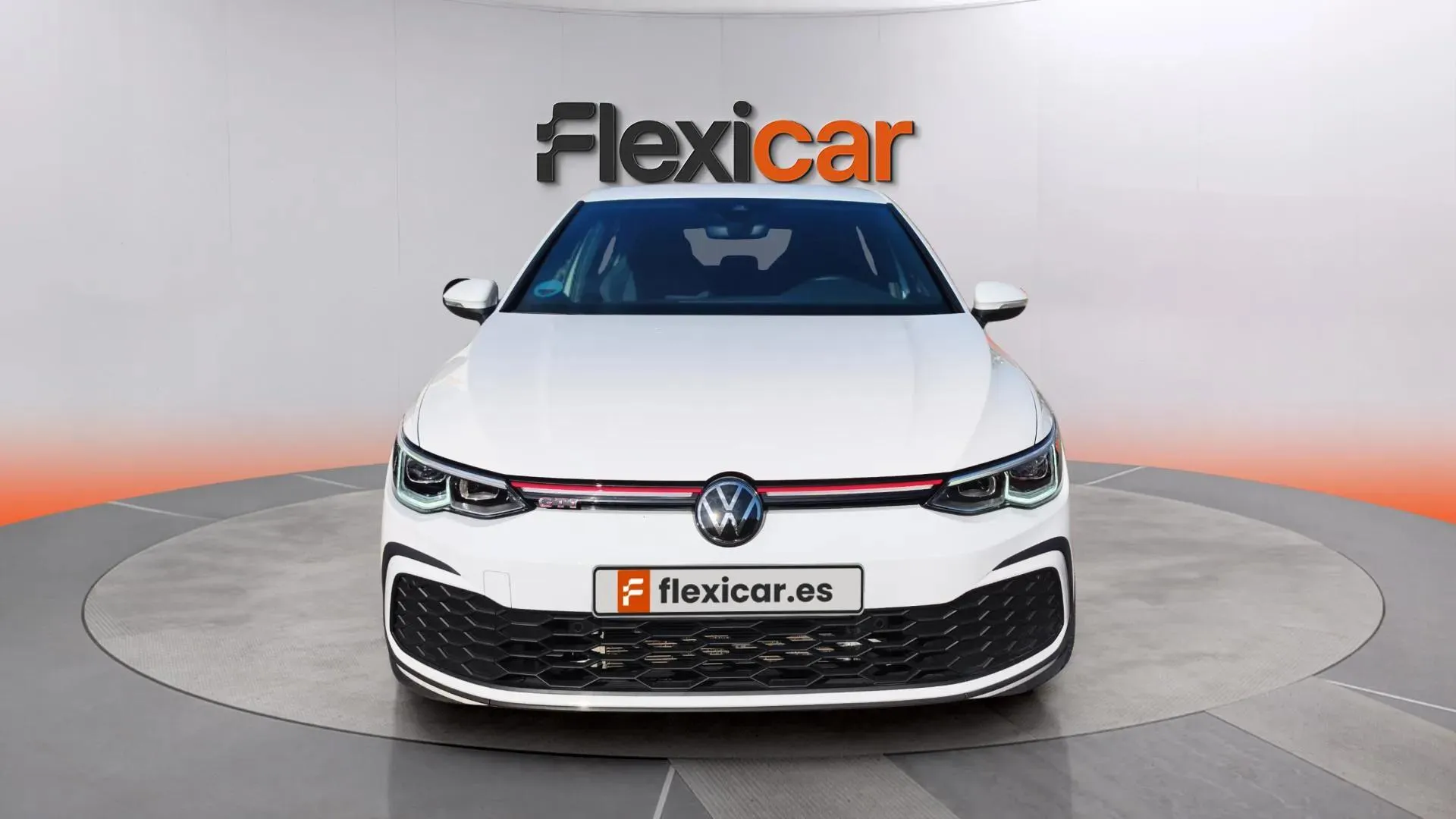 Volkswagen Golf GTI 2.0 TSI DSG - foto 2