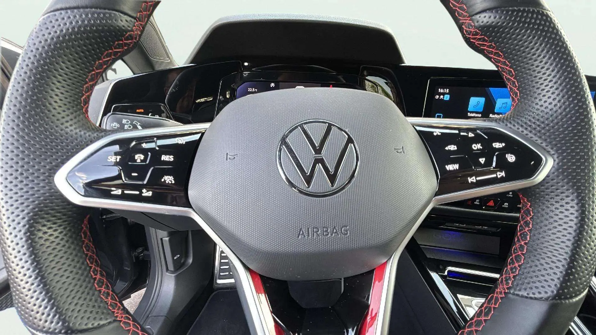 Volkswagen Golf GTI 2.0 TSI DSG - foto 22
