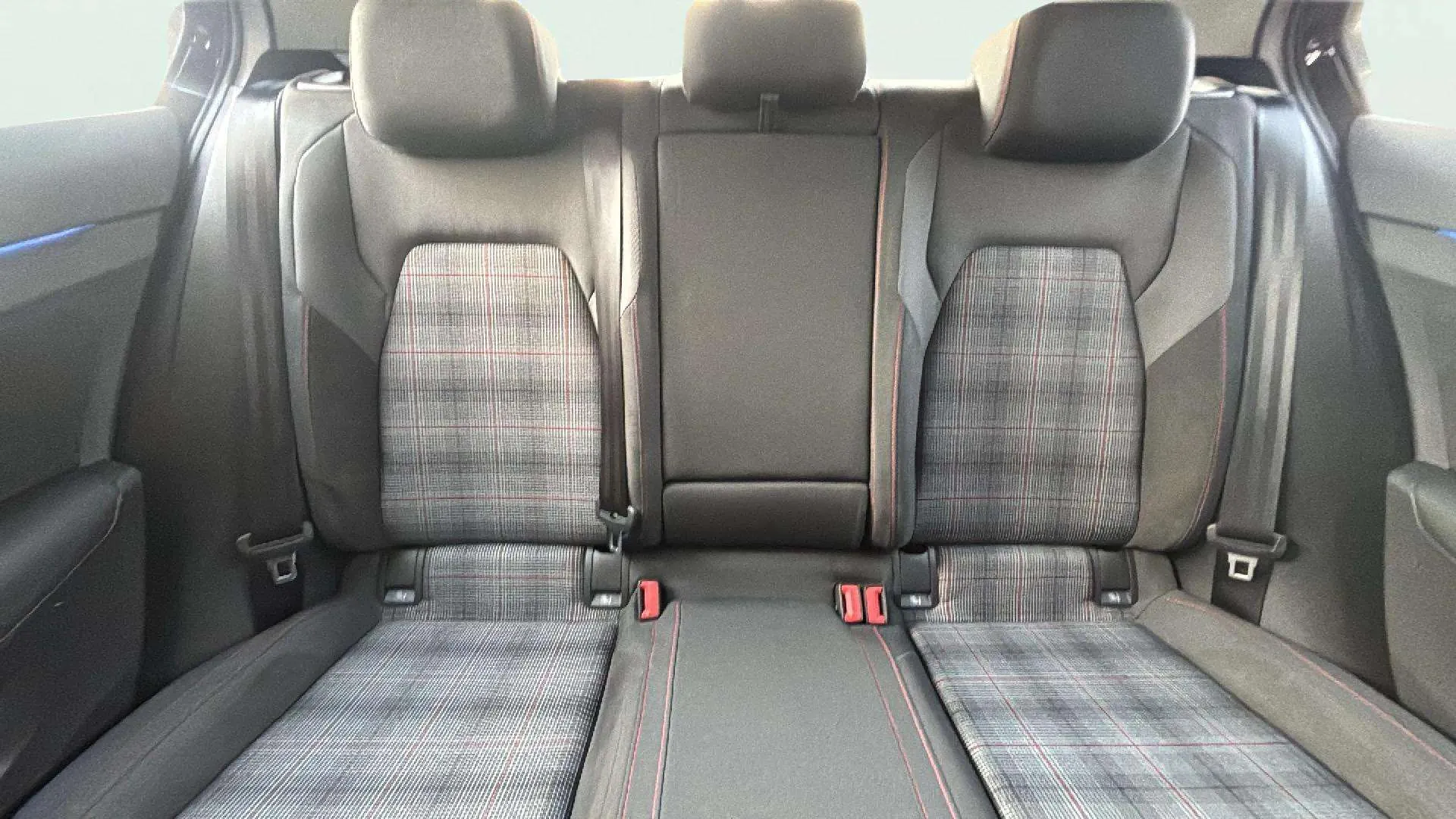 Volkswagen Golf GTI 2.0 TSI DSG - foto 17