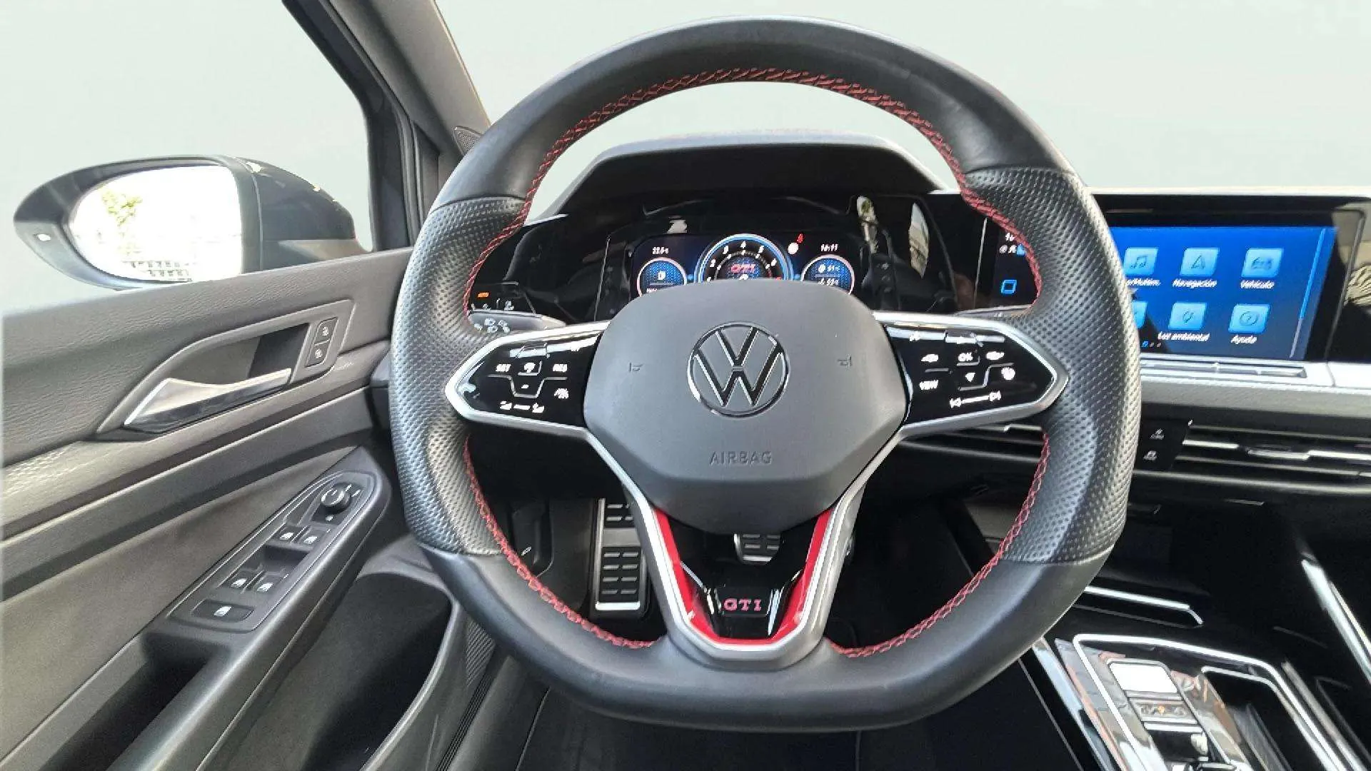 Volkswagen Golf GTI 2.0 TSI DSG - foto 14